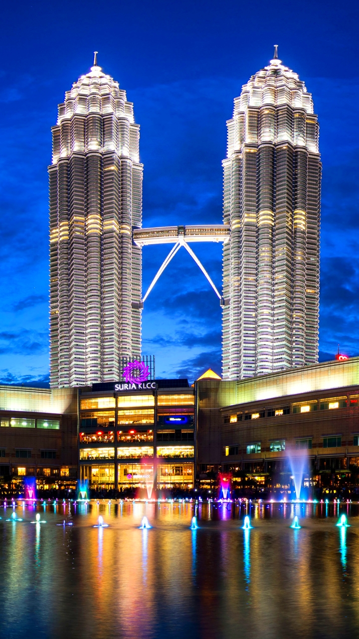 1134734 descargar fondo de pantalla hecho por el hombre, kuala lumpur, malasia, torres petronas, rascacielos, noche, ciudades: protectores de pantalla e imágenes gratis