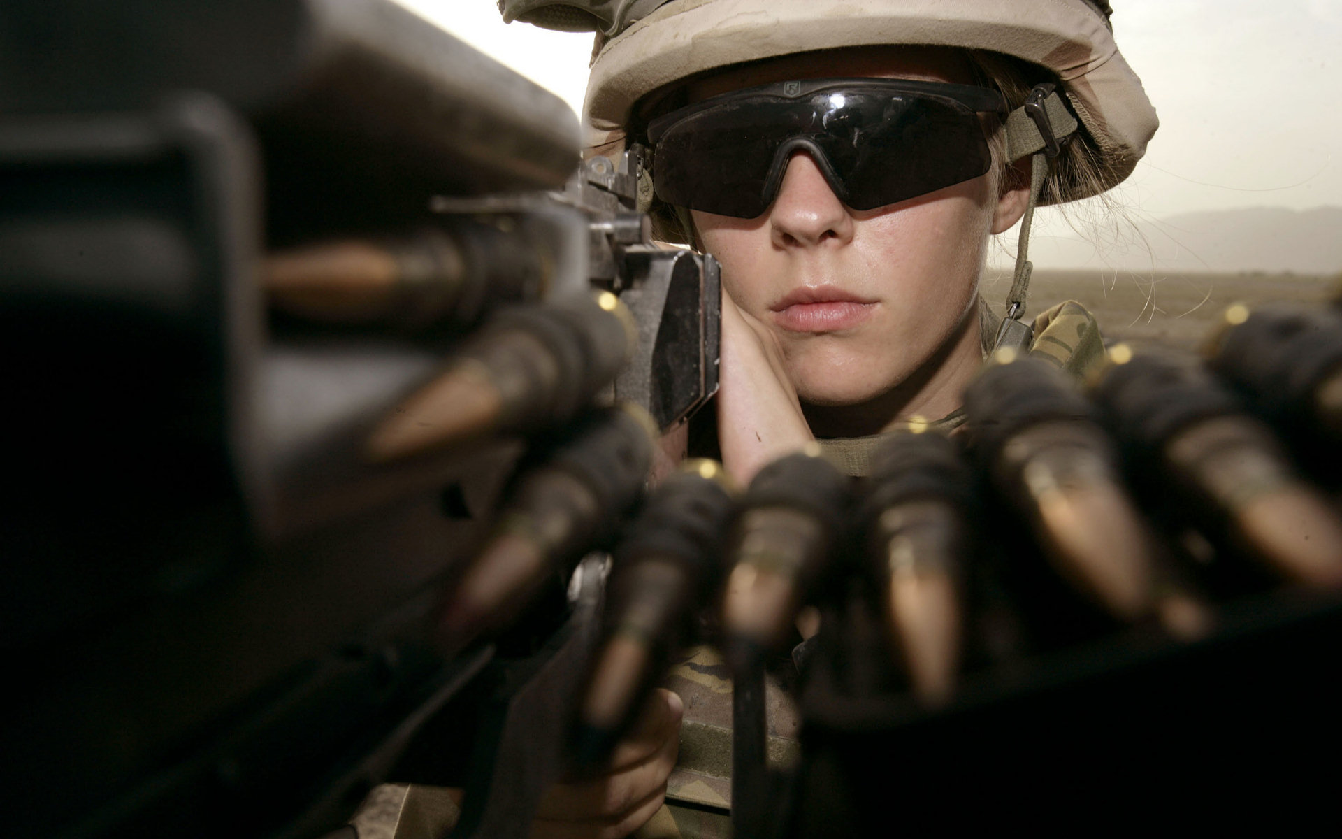 Скачать обои бесплатно Солдат, Военные, Девушки И Оружие картинка на рабочий стол ПК