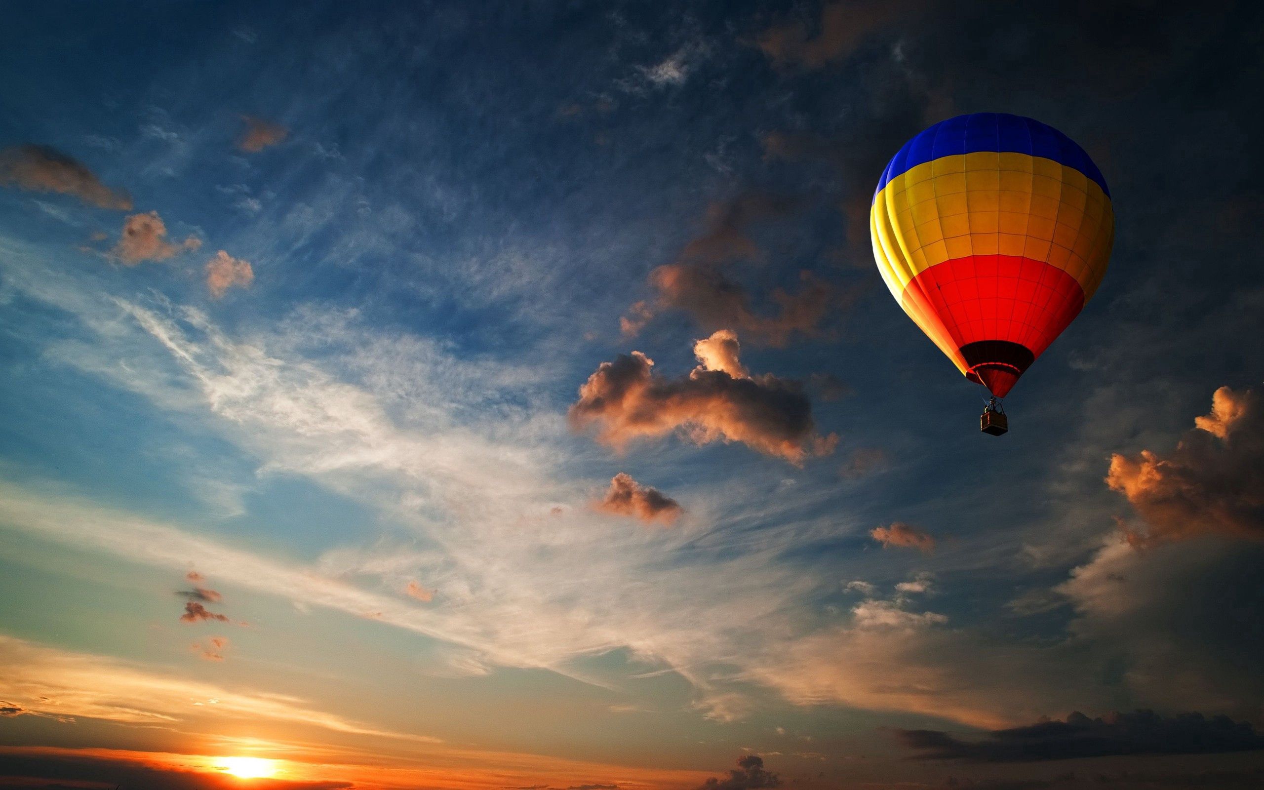 Free download wallpaper Sky, Balloon, Clouds, Flight, Miscellanea, Miscellaneous on your PC desktop