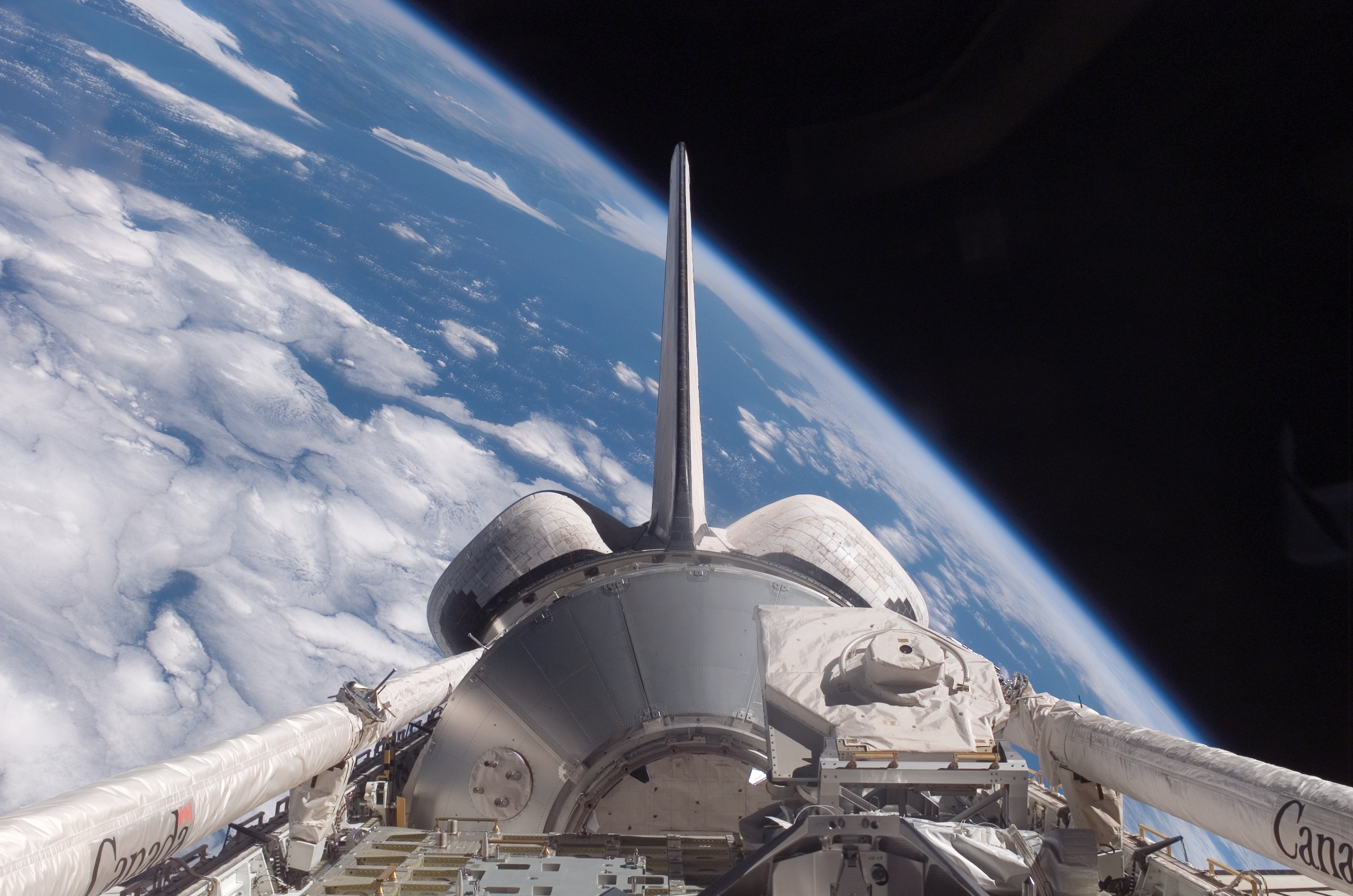 1031821 скачать картинку земля/природа, из космоса, космический корабль дискавери - обои и заставки бесплатно