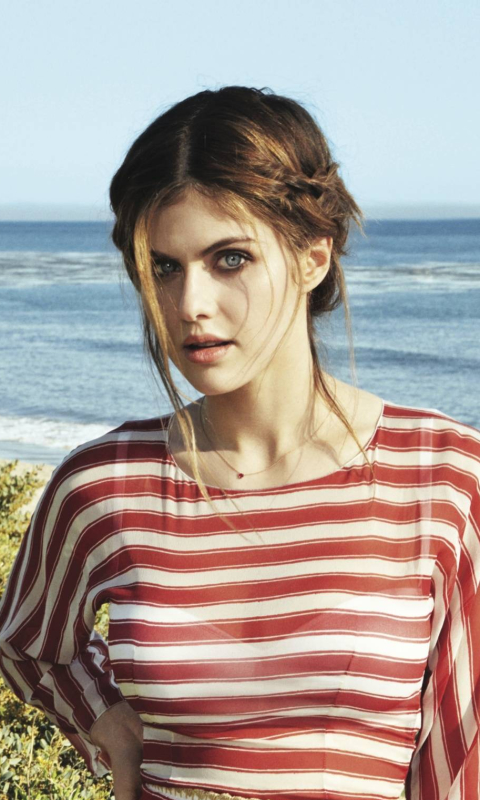 Baixar papel de parede para celular de Olhos Azuis, Morena, Americano, Celebridade, Cabelo Castanho, Atriz, Alexandra Daddario gratuito.