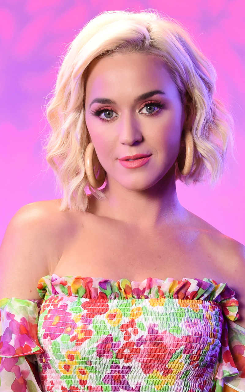 Download mobile wallpaper Music, Katy Perry, Singer, Earrings, American, Short Hair, Lipstick for free.