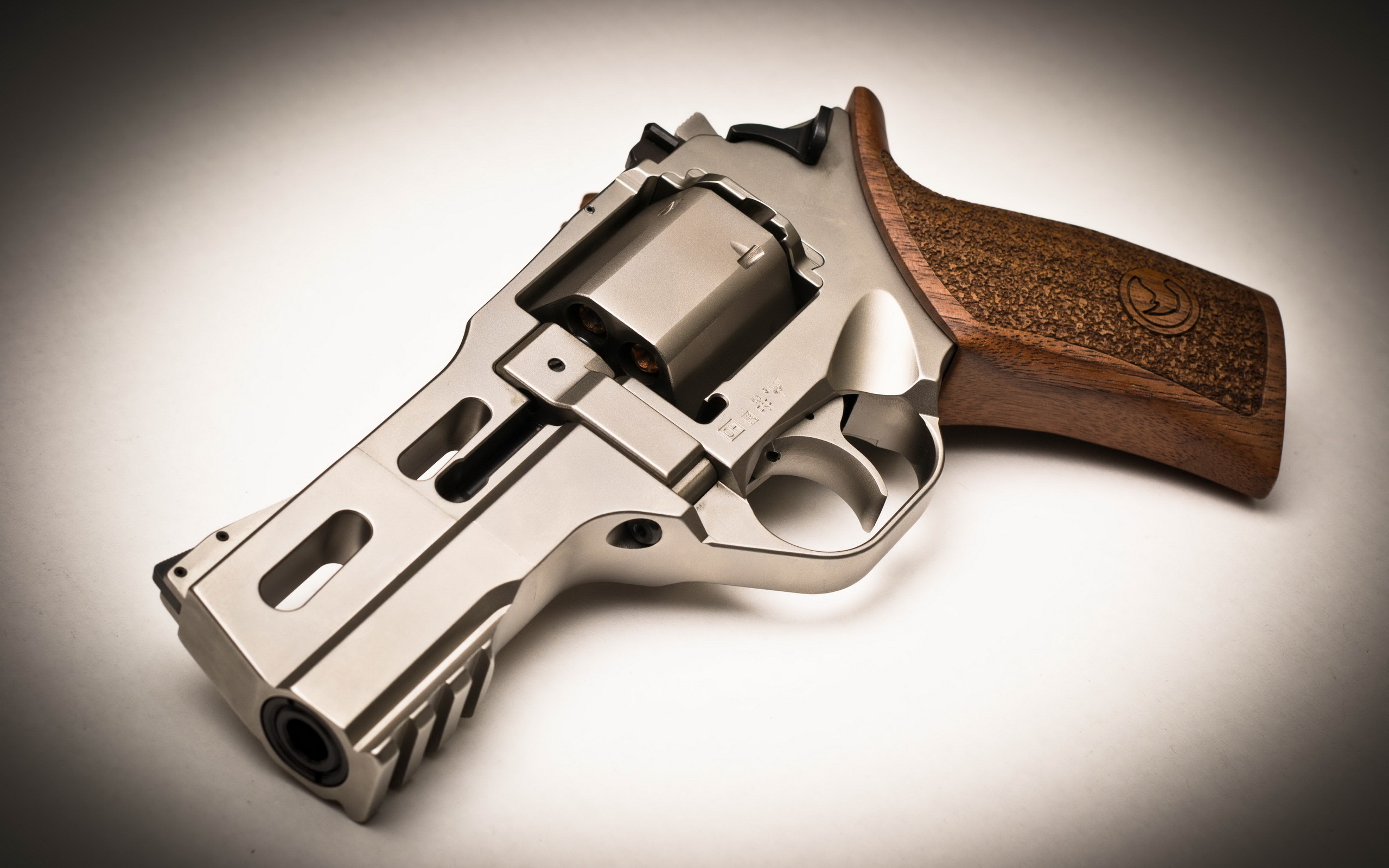 Завантажити шпалери Револьвер Chiappa Rhino на телефон безкоштовно