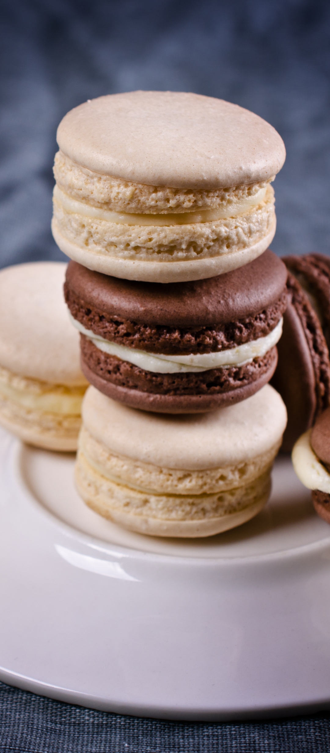 Download mobile wallpaper Food, Sweets, Macaron for free.