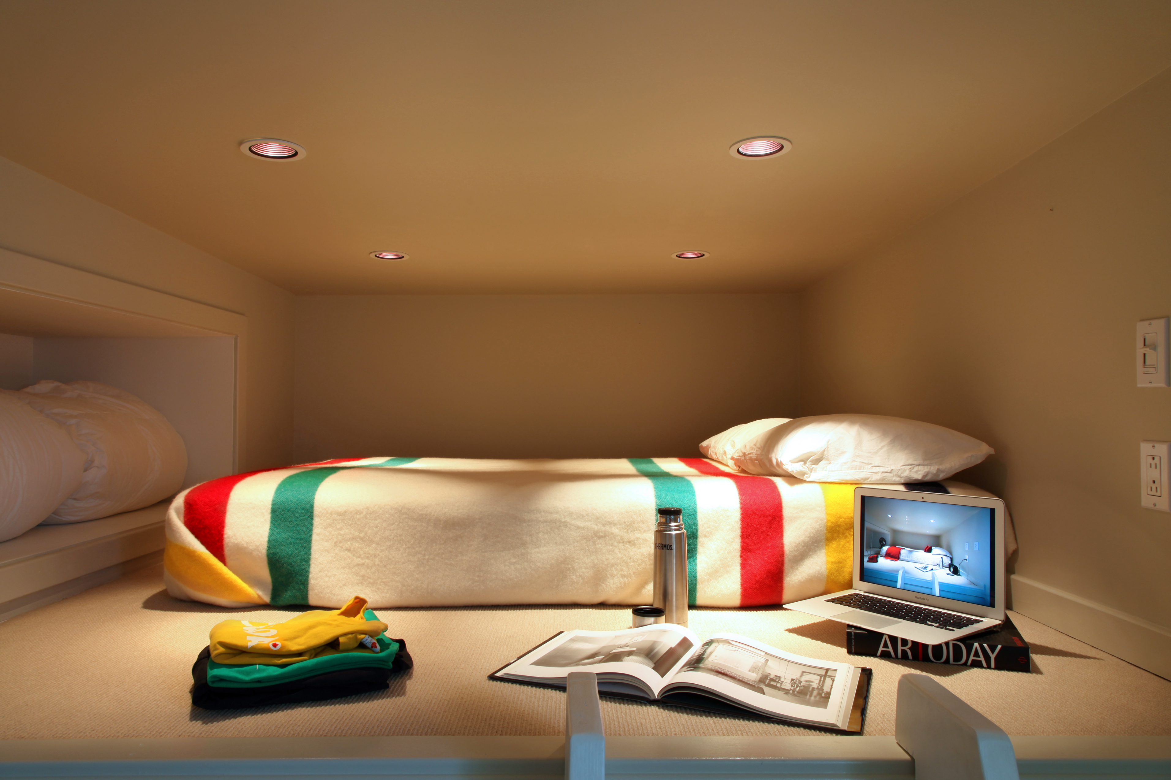 laptop, bedroom, interior, miscellanea, miscellaneous, design, room, bed, notebook Full HD