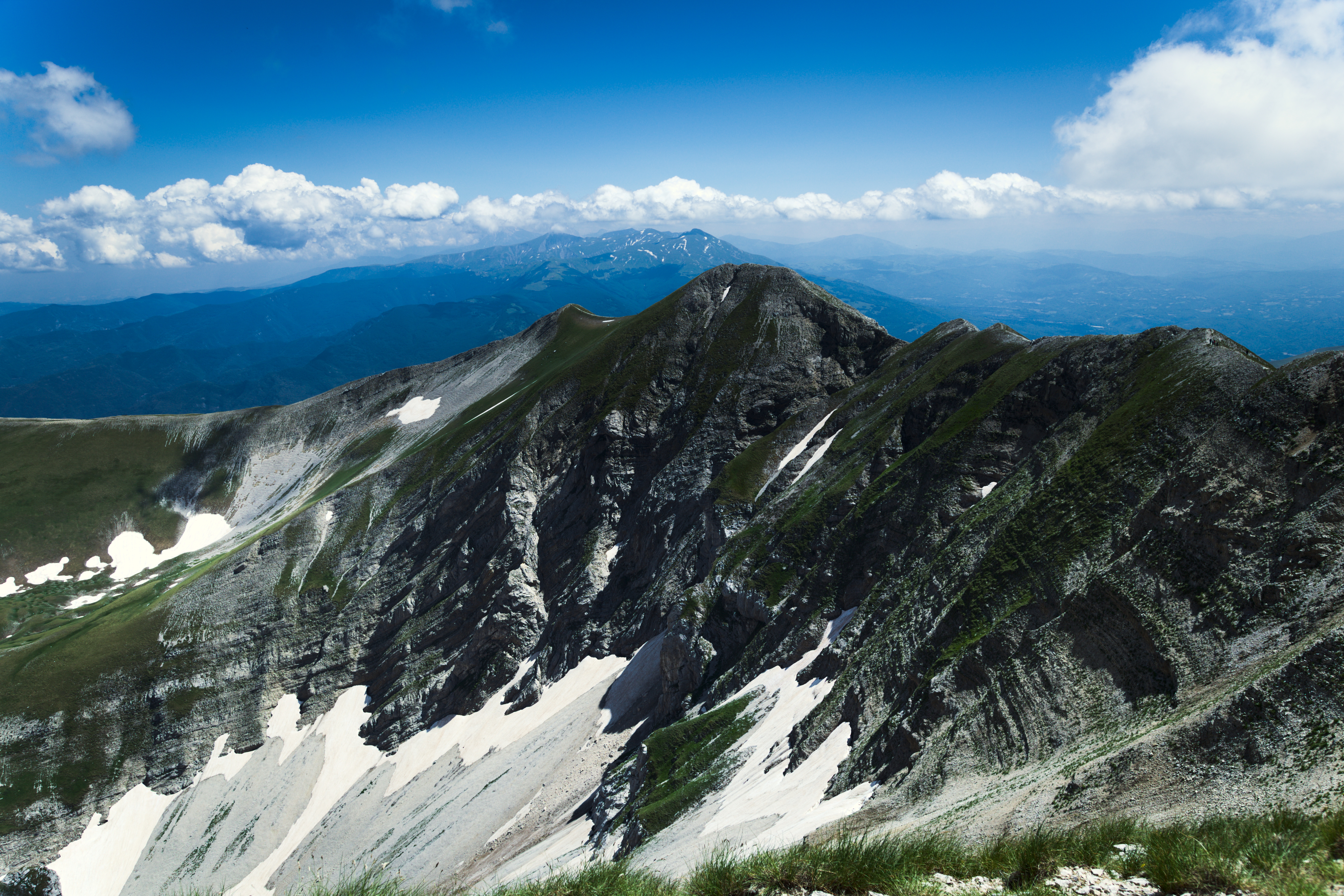 Laden Sie das Natur, Berg, Nach Oben, Scheitel, Grass, Sky, Clouds, Italien-Bild kostenlos auf Ihren PC-Desktop herunter