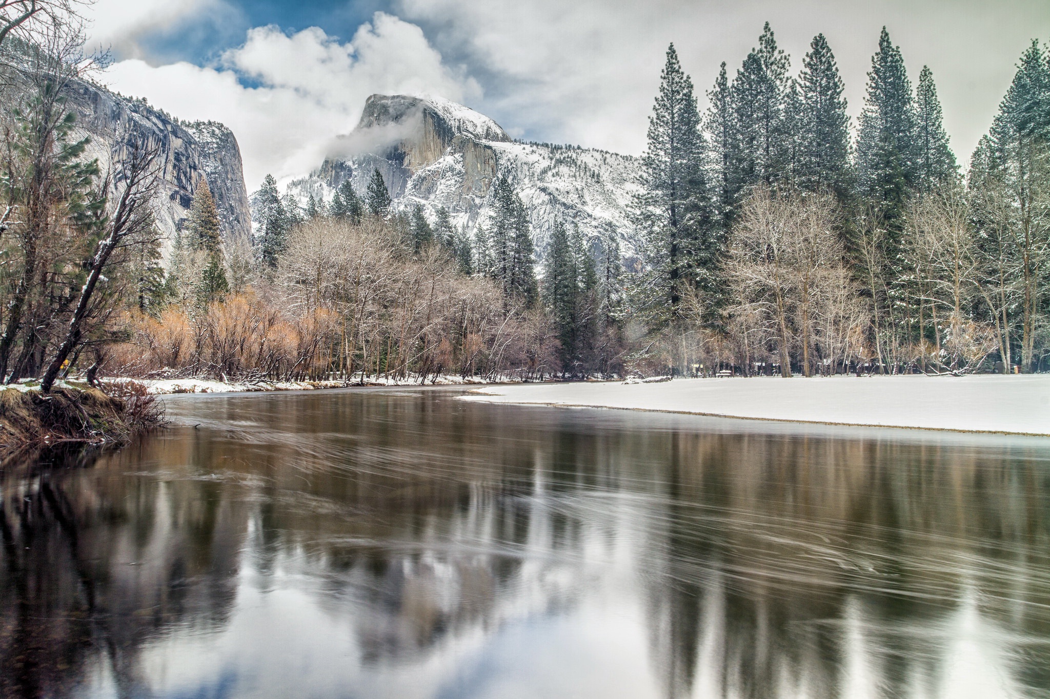 Handy-Wallpaper Winter, Natur, Schnee, Fluss, Gebirge, Erde/natur kostenlos herunterladen.