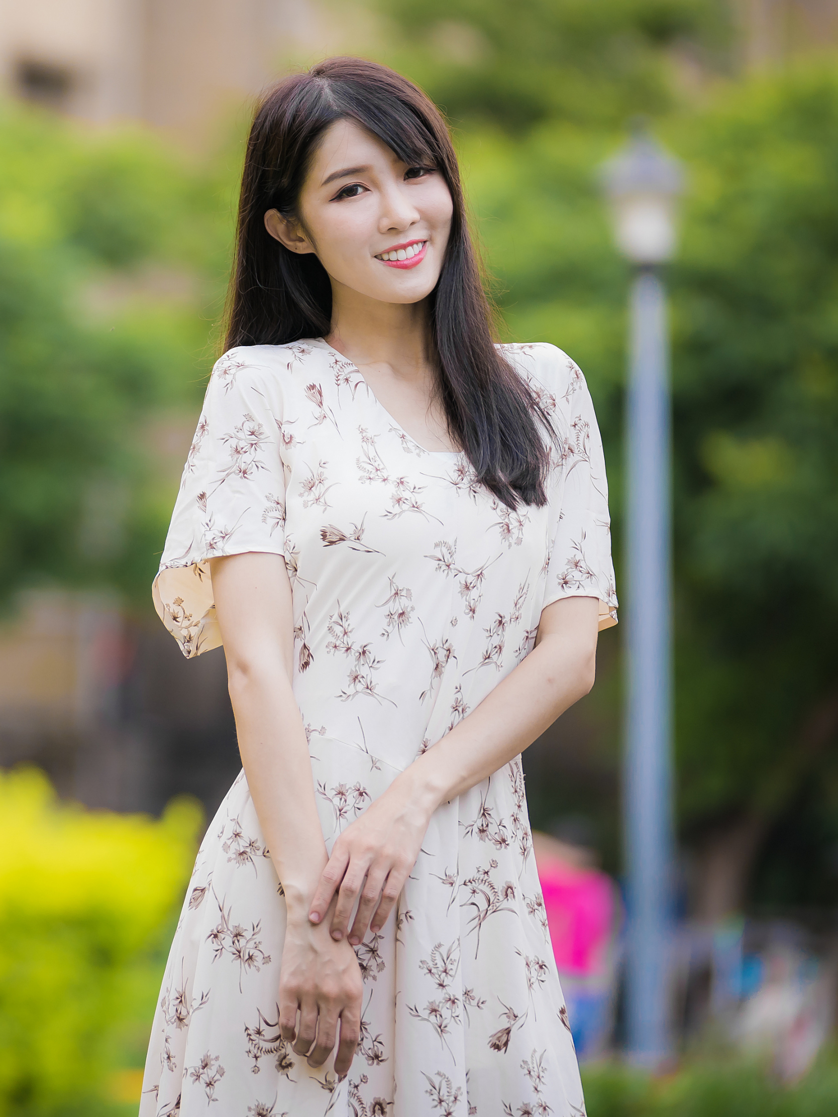 Download mobile wallpaper Smile, Dress, Model, Women, Asian, Black Hair, Depth Of Field for free.