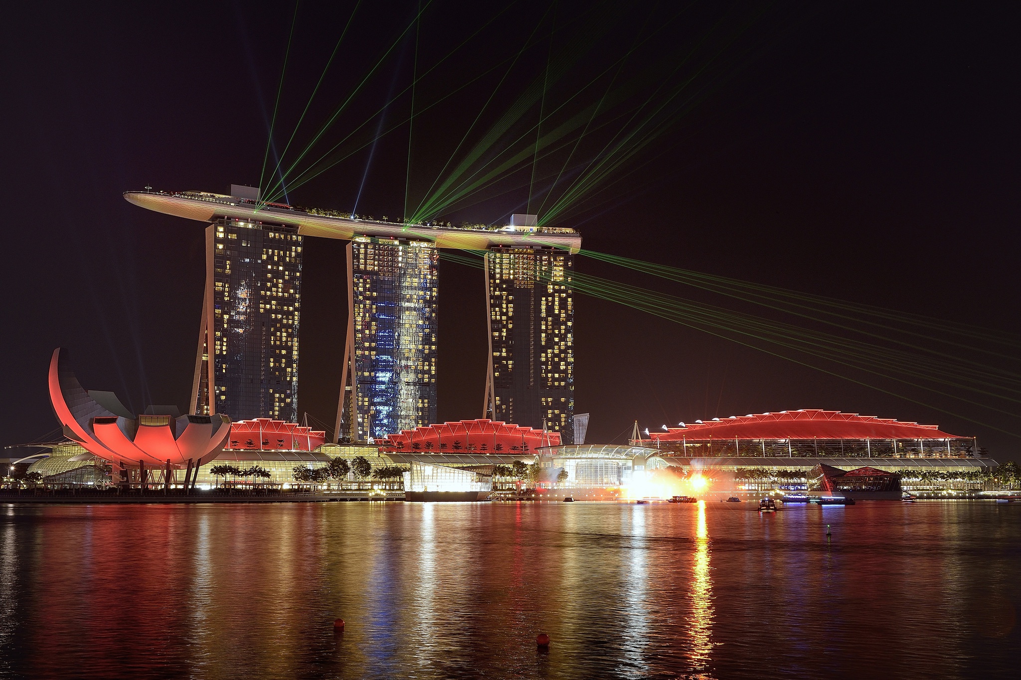 PCデスクトップに建物, 光, シンガポール, 夜, マンメイド, マリーナベイサンズ画像を無料でダウンロード