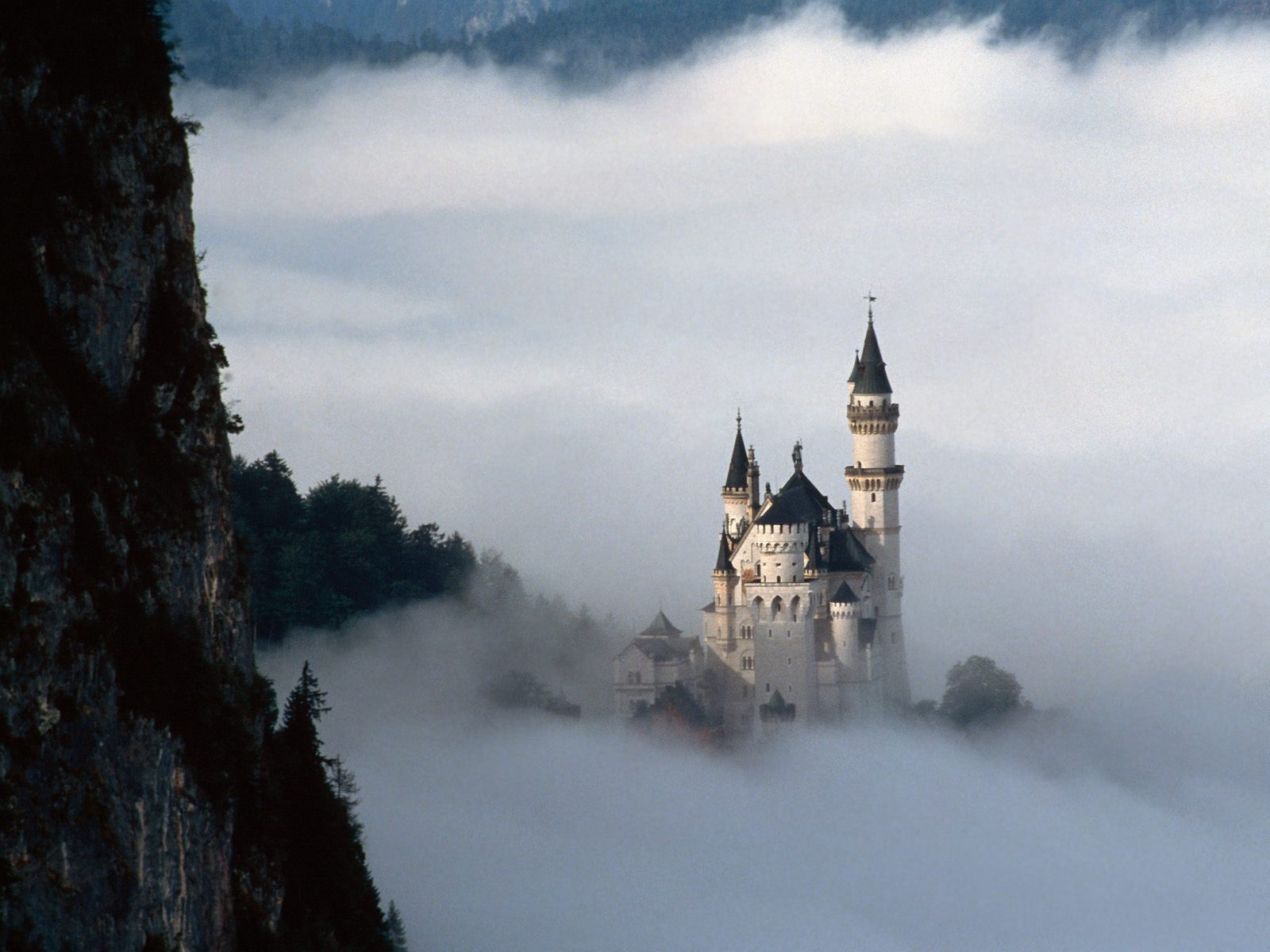 無料モバイル壁紙風景, 山脈, 雲, 城をダウンロードします。
