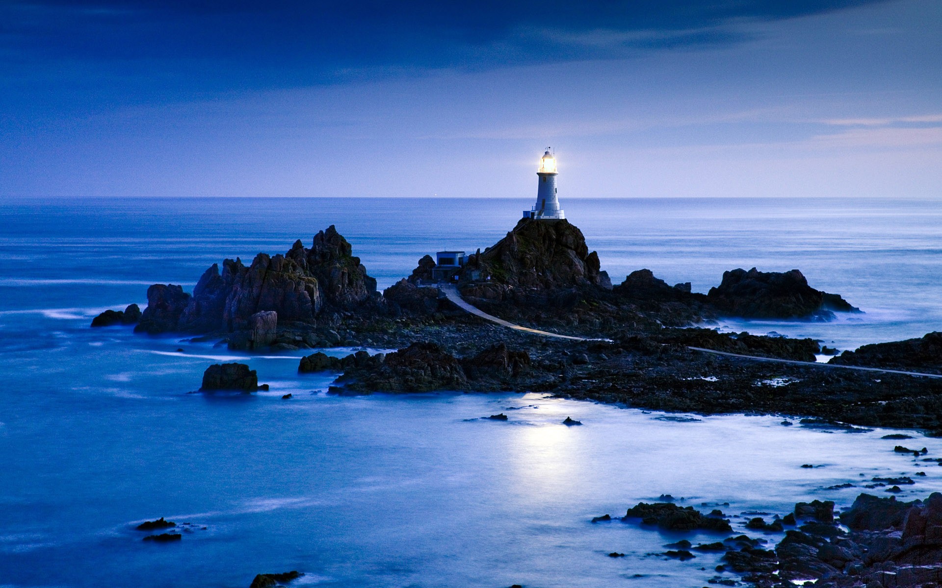 Free download wallpaper Lighthouse, Man Made on your PC desktop