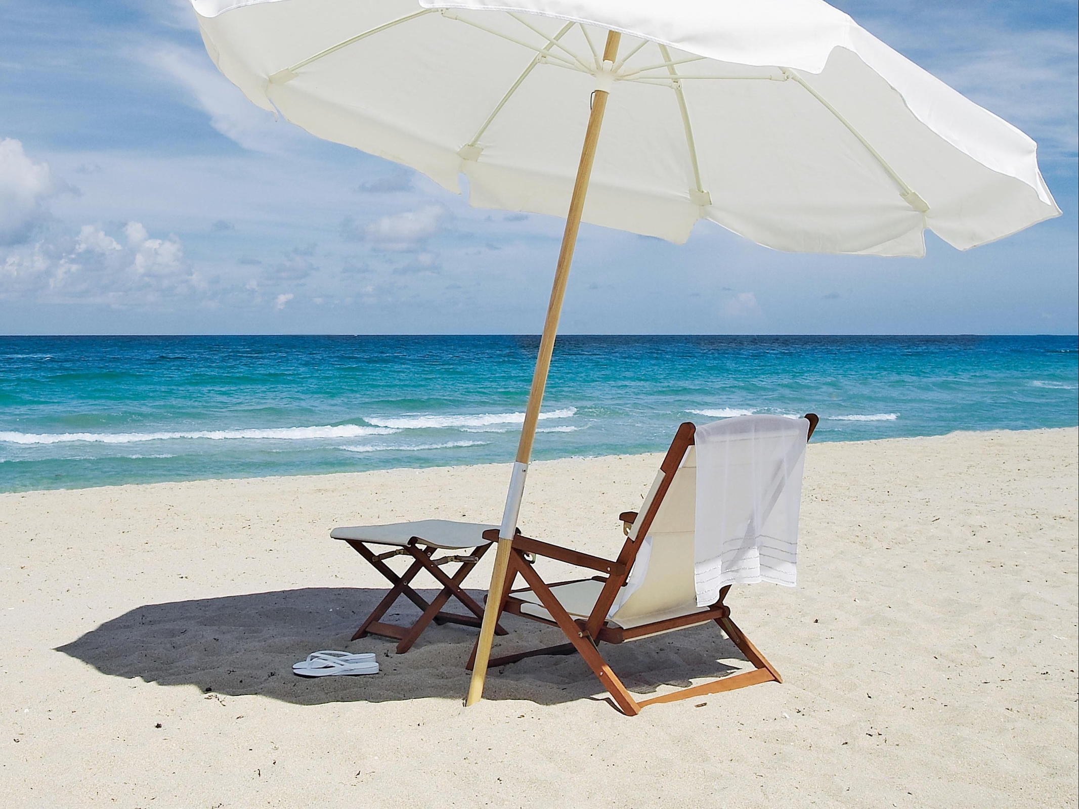 Free download wallpaper Sea, Beach, Chair, Ocean, Furniture, Umbrella, Man Made on your PC desktop