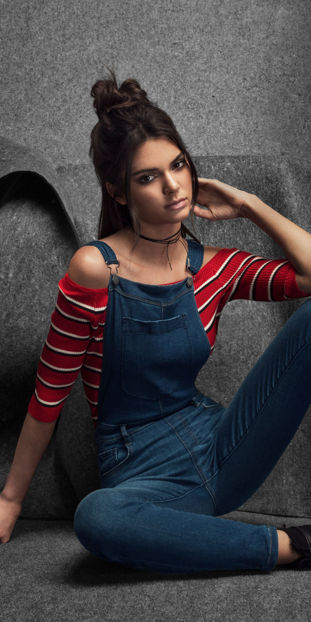 Handy-Wallpaper Stiefel, Modell, Amerikanisch, Berühmtheiten, Schwarzes Haar, Kendall Jenner kostenlos herunterladen.