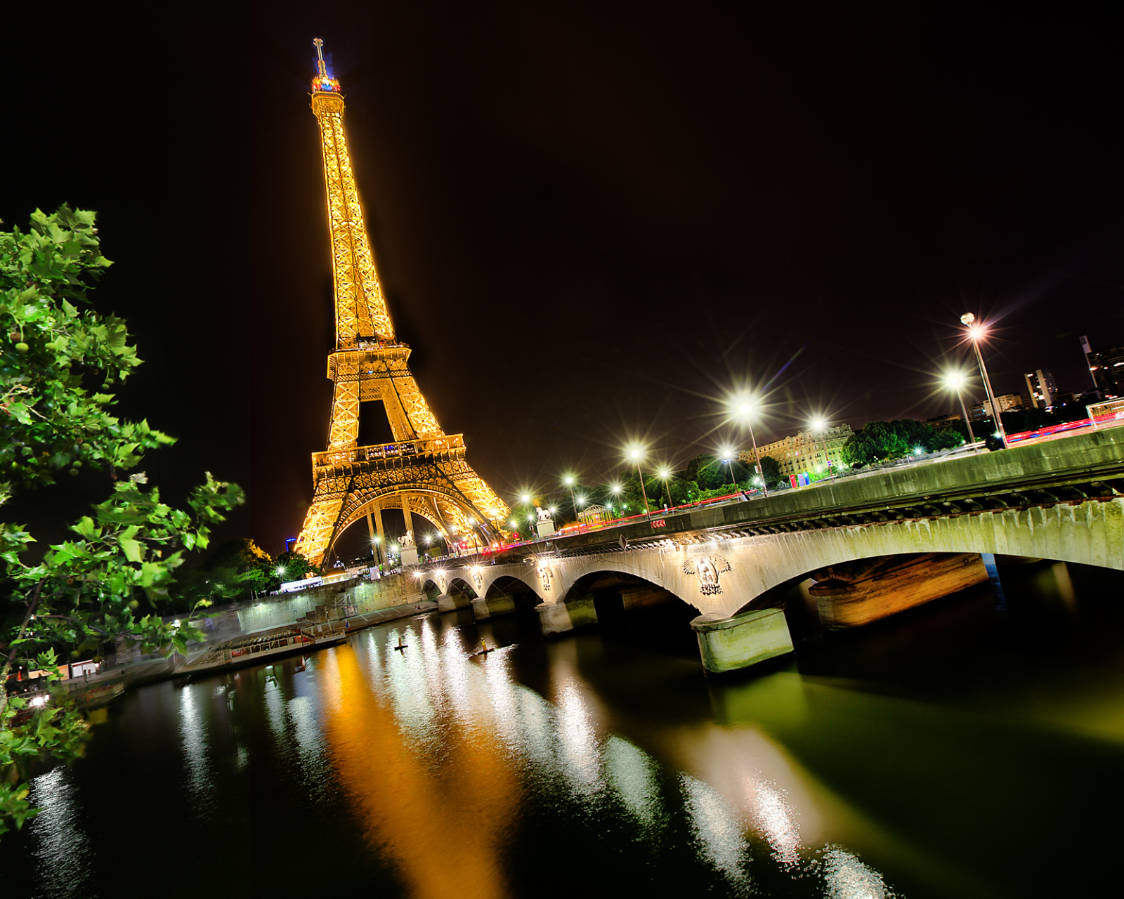 Descarga gratuita de fondo de pantalla para móvil de Torre Eiffel, Monumentos, Hecho Por El Hombre.