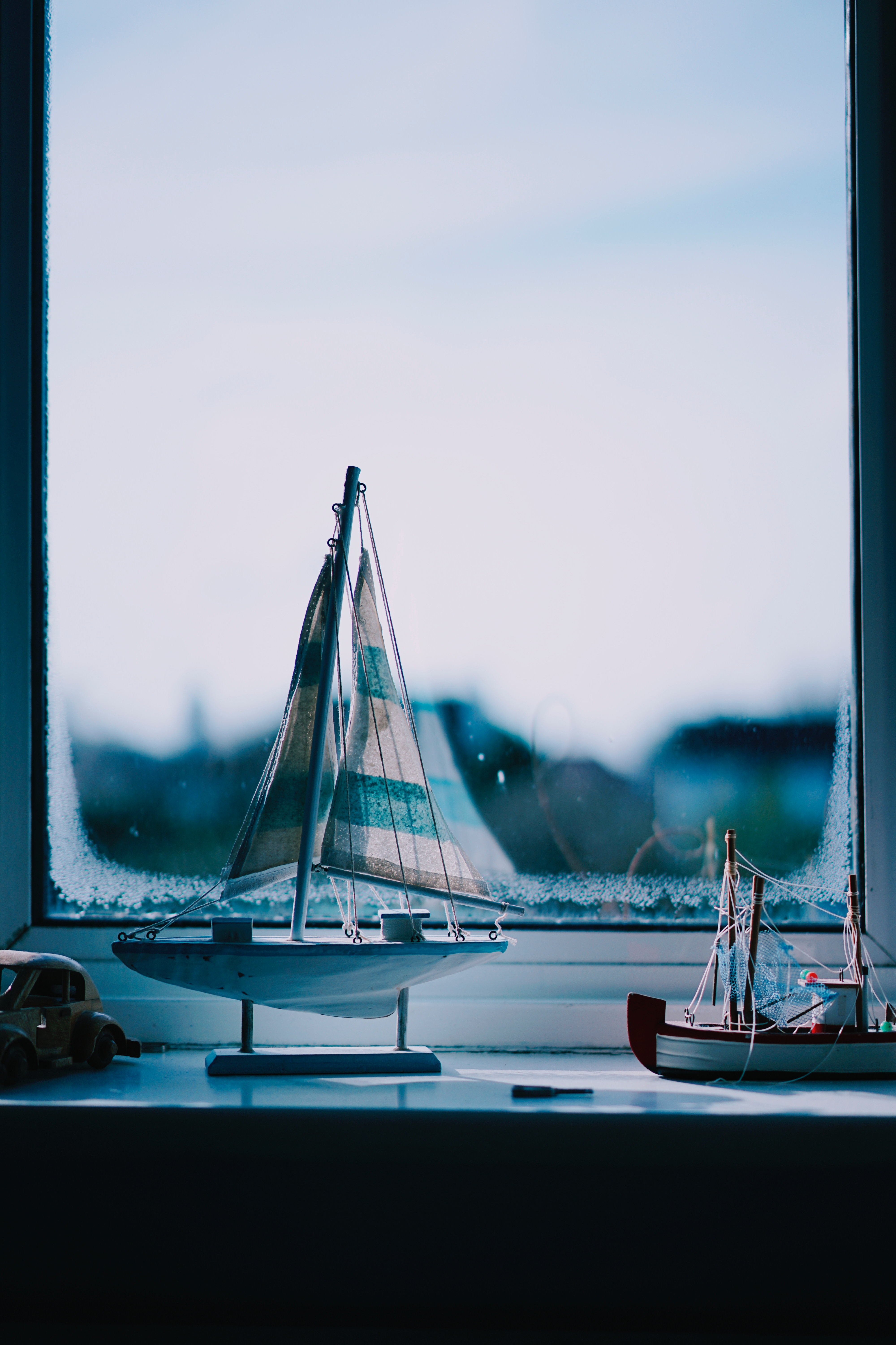 figurines, boats, miscellanea, miscellaneous, window, window sill, windowsill, statuettes
