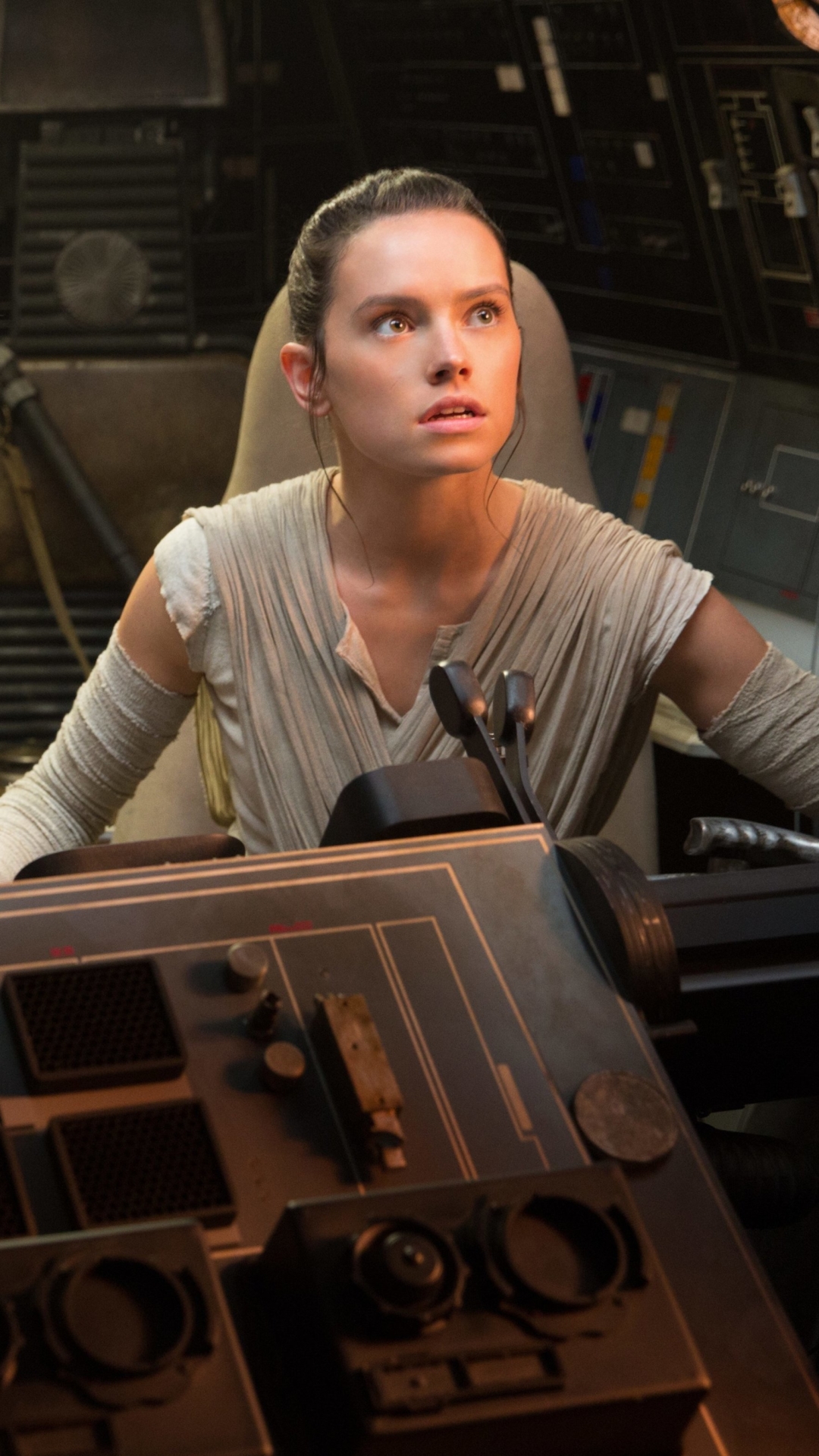 Download mobile wallpaper Star Wars, Movie, Star Wars Episode Vii: The Force Awakens, Daisy Ridley, Rey (Star Wars), Star Wars: The Last Jedi for free.