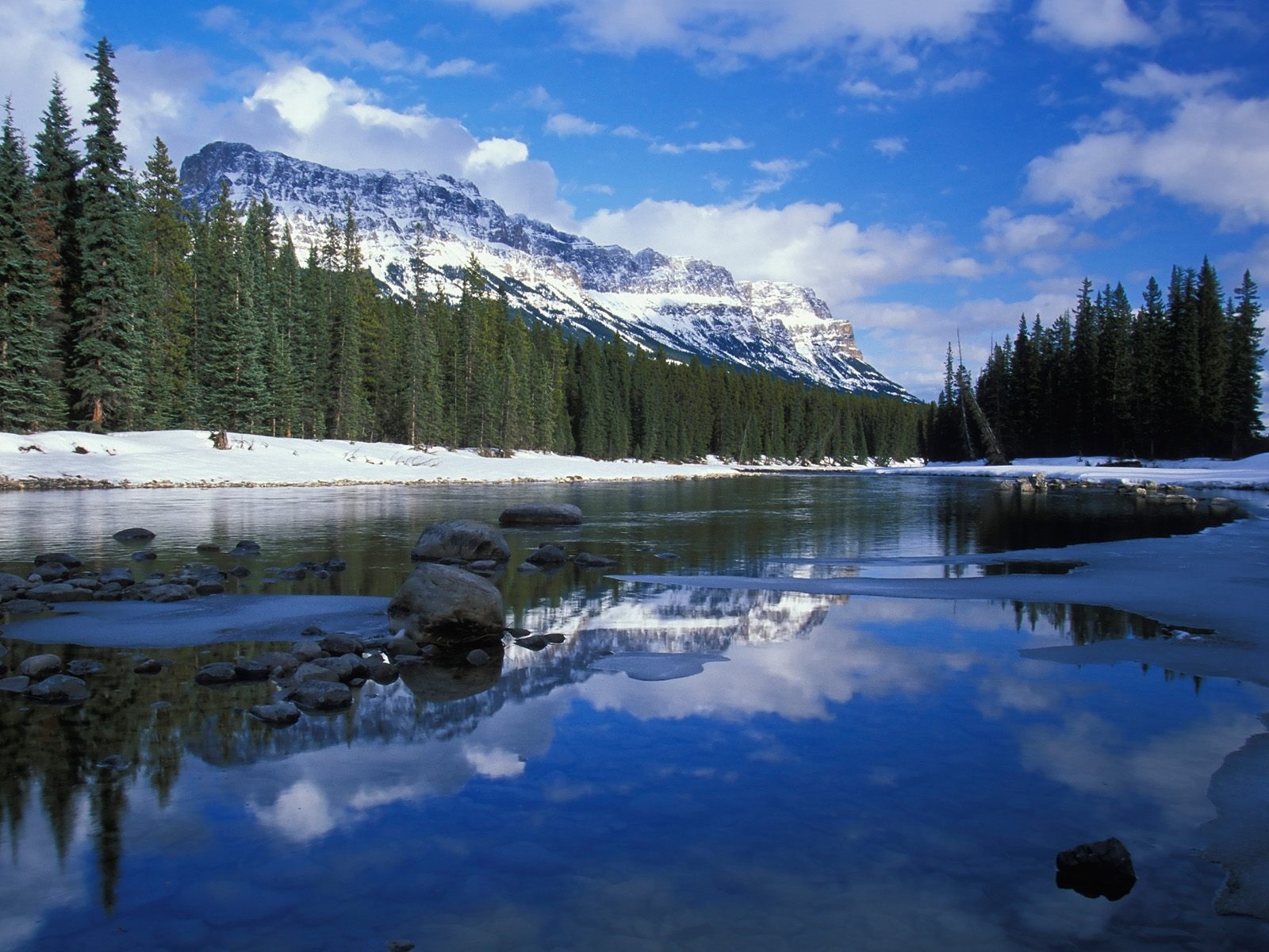PCデスクトップに風景, 冬, 木, 山脈, 川画像を無料でダウンロード