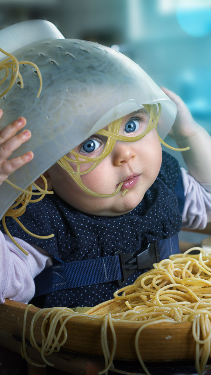 1299016 descargar fondo de pantalla fotografía, bebé, humor, espaguetis: protectores de pantalla e imágenes gratis
