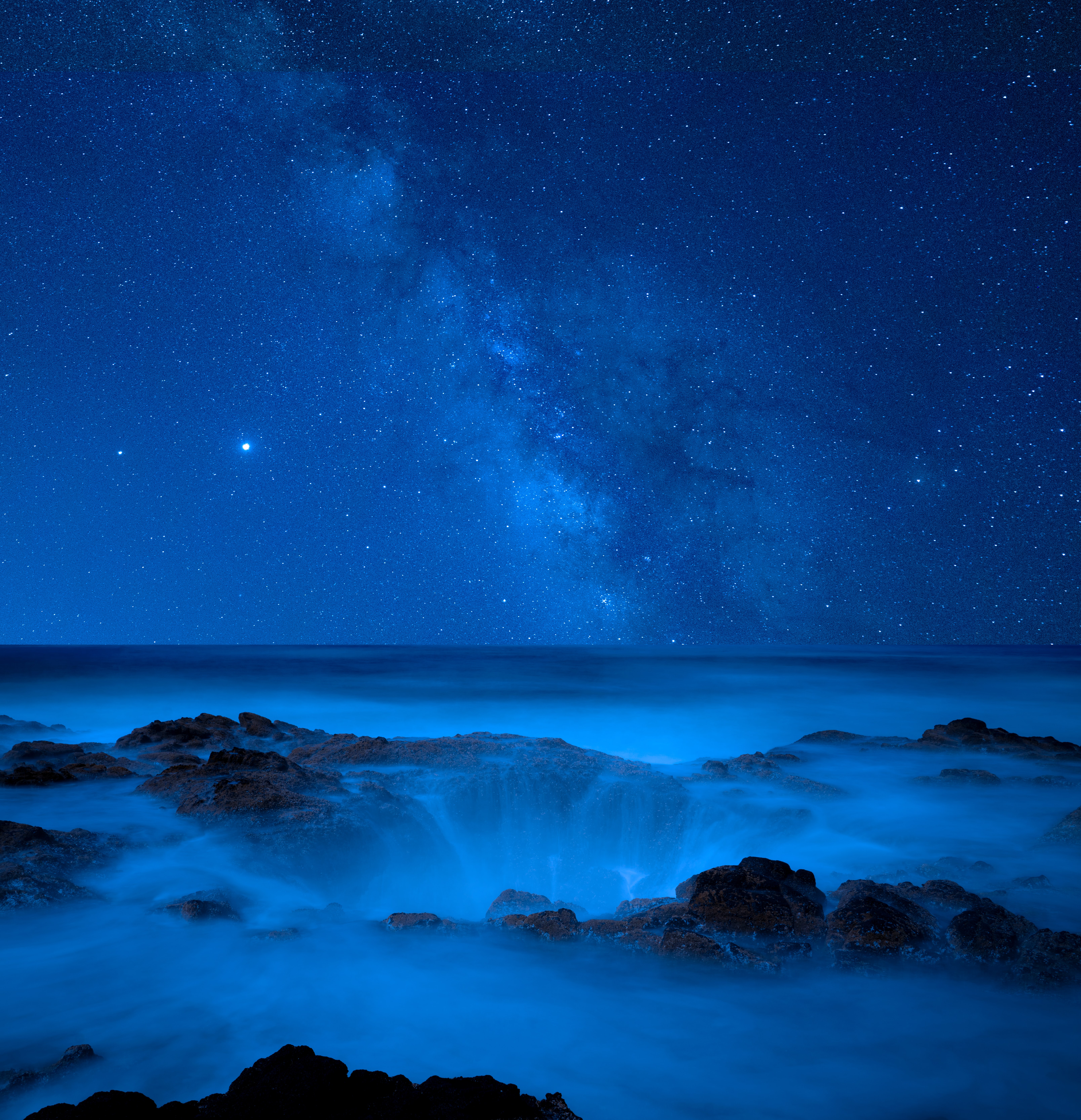 bank, sea, night, shore, dark, starry sky Image for desktop