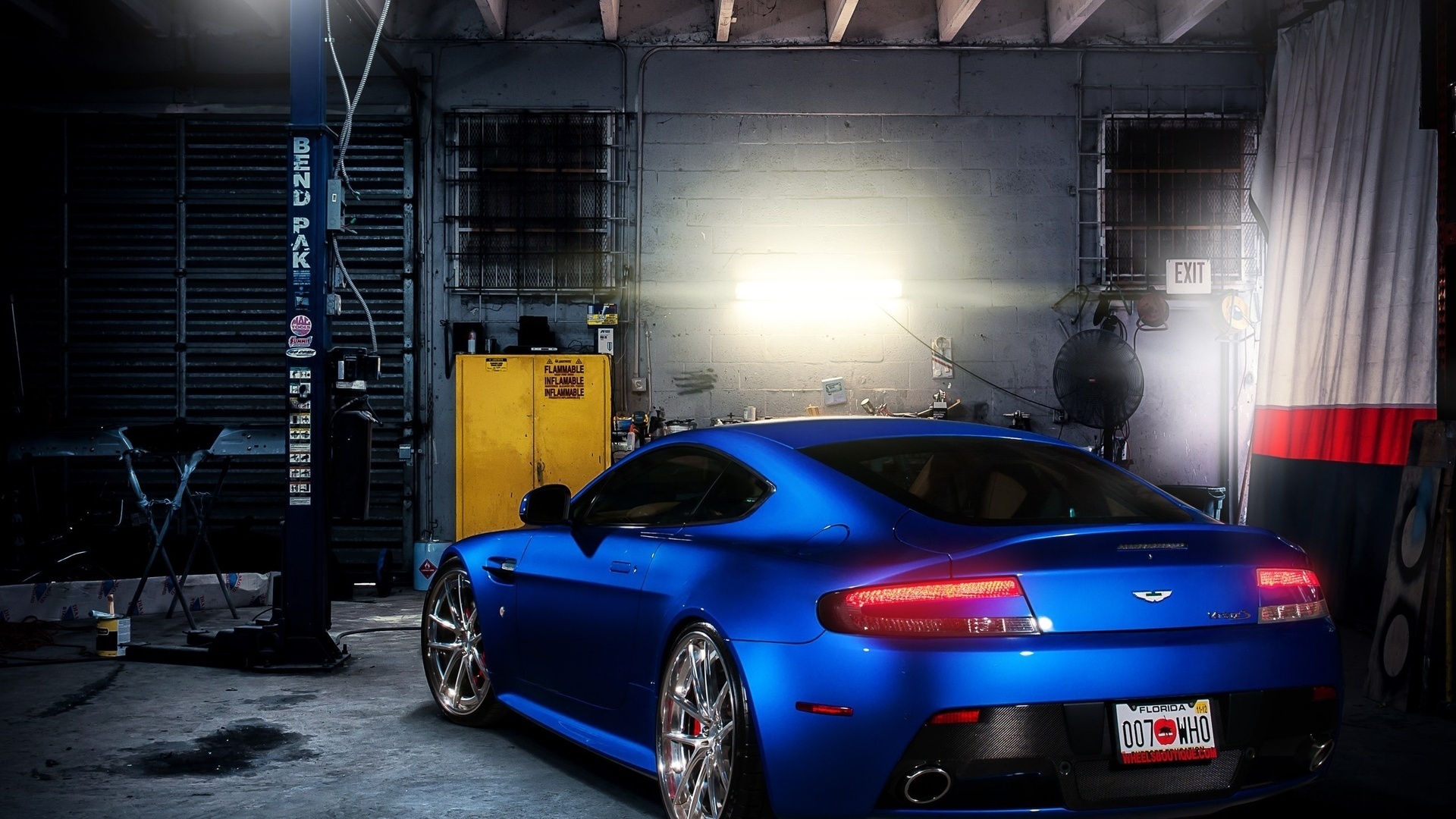 285856 Hintergrundbilder und Aston Martin V8 Vantage Bilder auf dem Desktop. Laden Sie  Bildschirmschoner kostenlos auf den PC herunter
