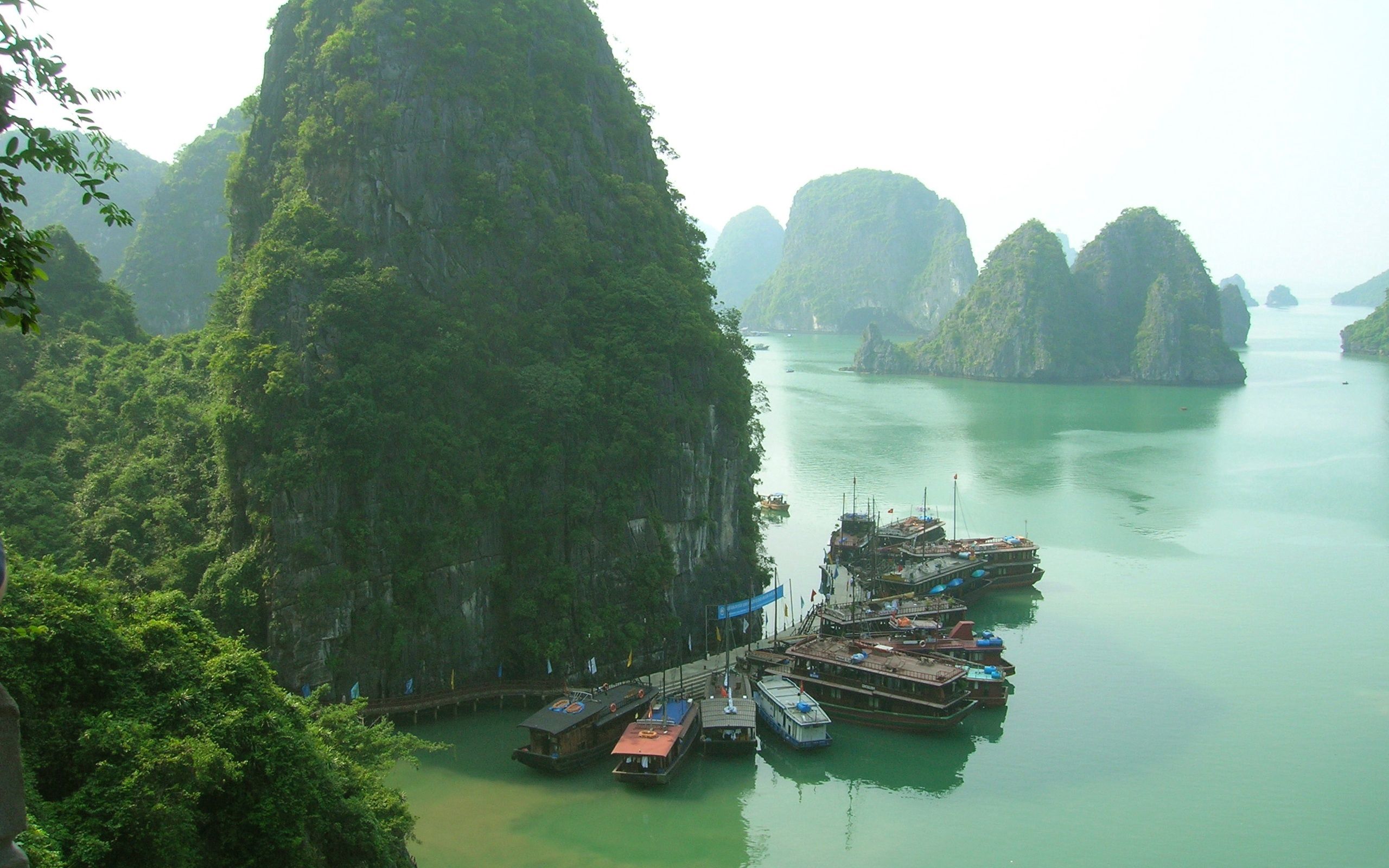 154800 скачать картинку таиланд, природа, лодки, скала, пирс, причал - обои и заставки бесплатно