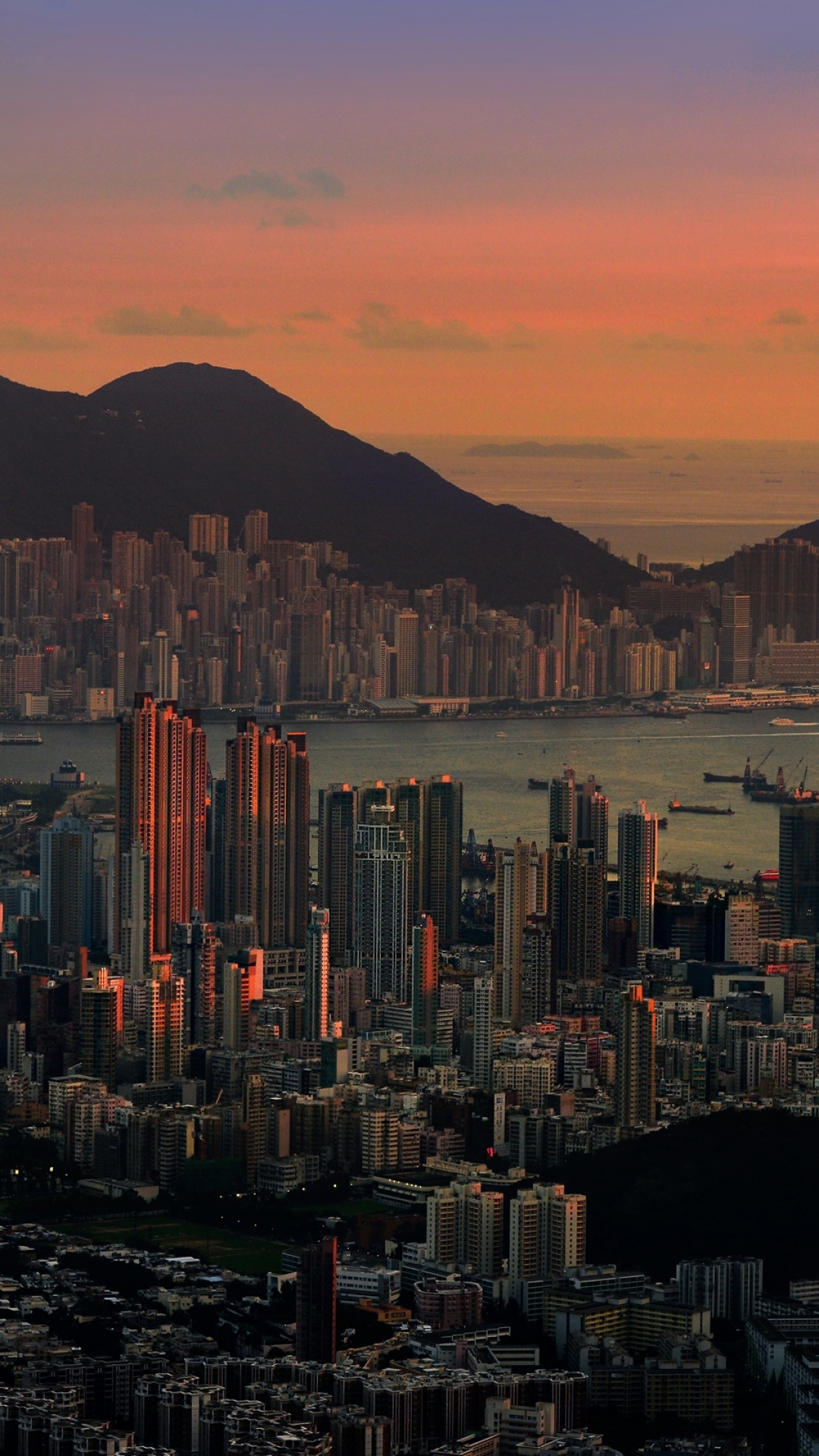 Handy-Wallpaper Landschaft, Städte, Megapolis, Hafen, China, Hongkong, Meer, Sonnenuntergang, Menschengemacht kostenlos herunterladen.