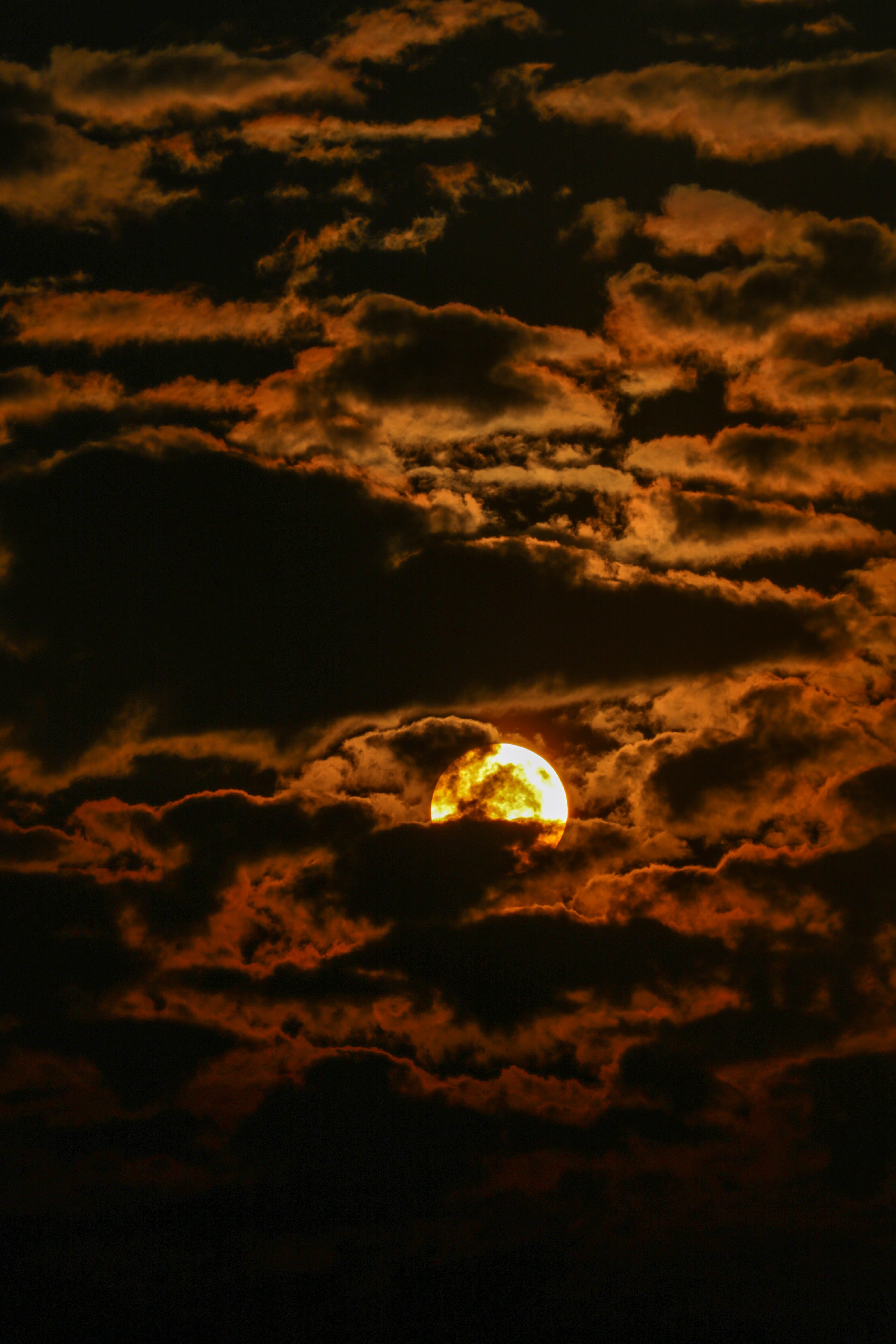 Handy-Wallpaper Clouds, Sunset, Sun, Natur, Sky kostenlos herunterladen.