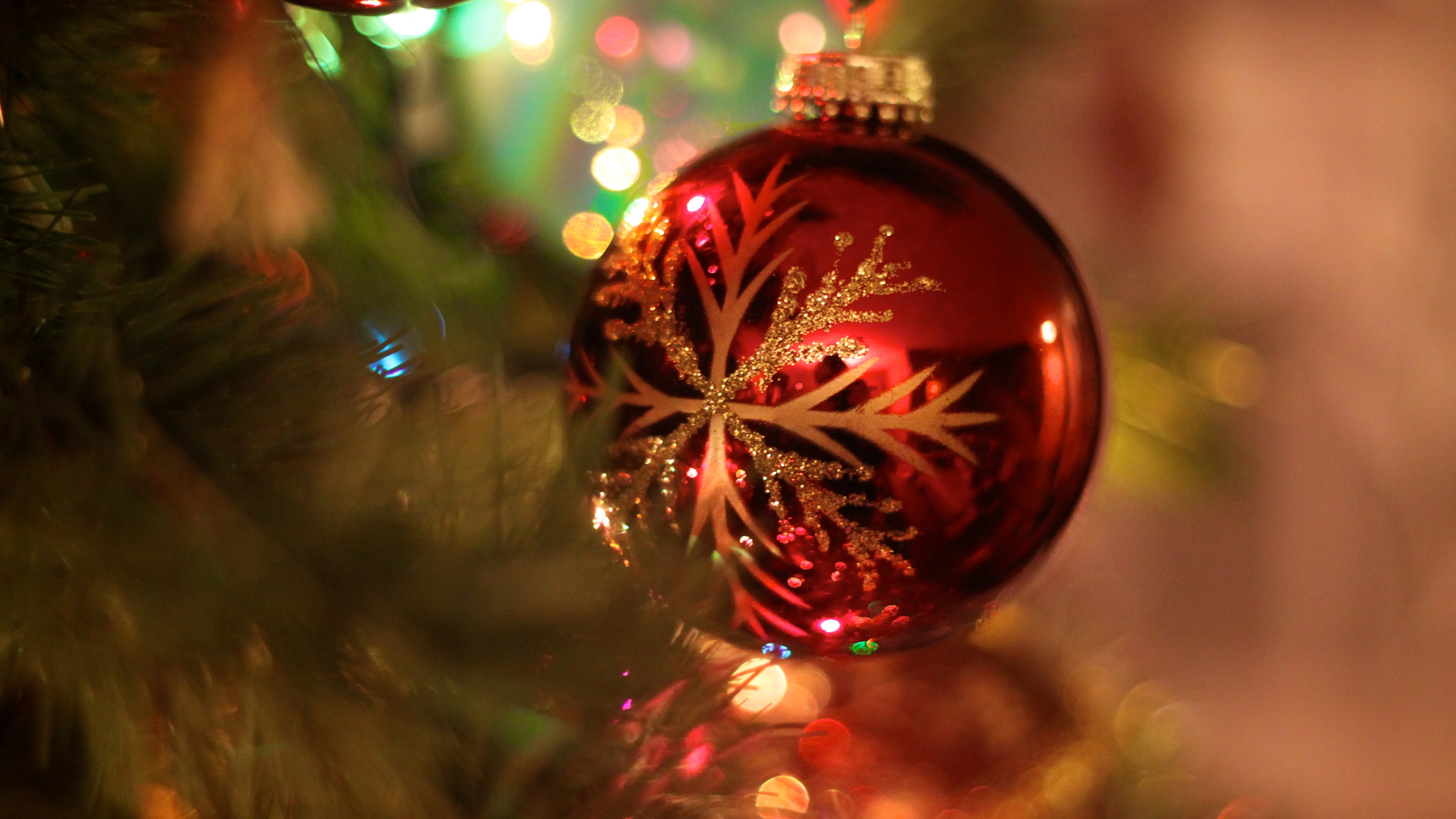 Download mobile wallpaper Christmas, Holiday, Ball, Christmas Ornaments for free.