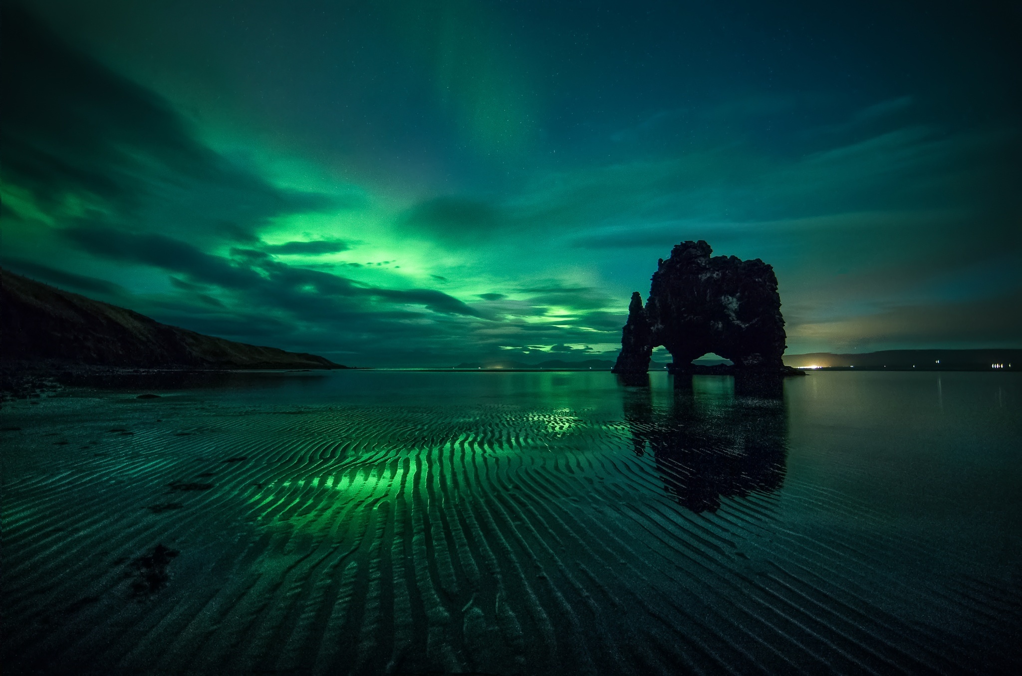 Download mobile wallpaper Nature, Sky, Night, Sand, Earth, Arch, Aurora Borealis for free.