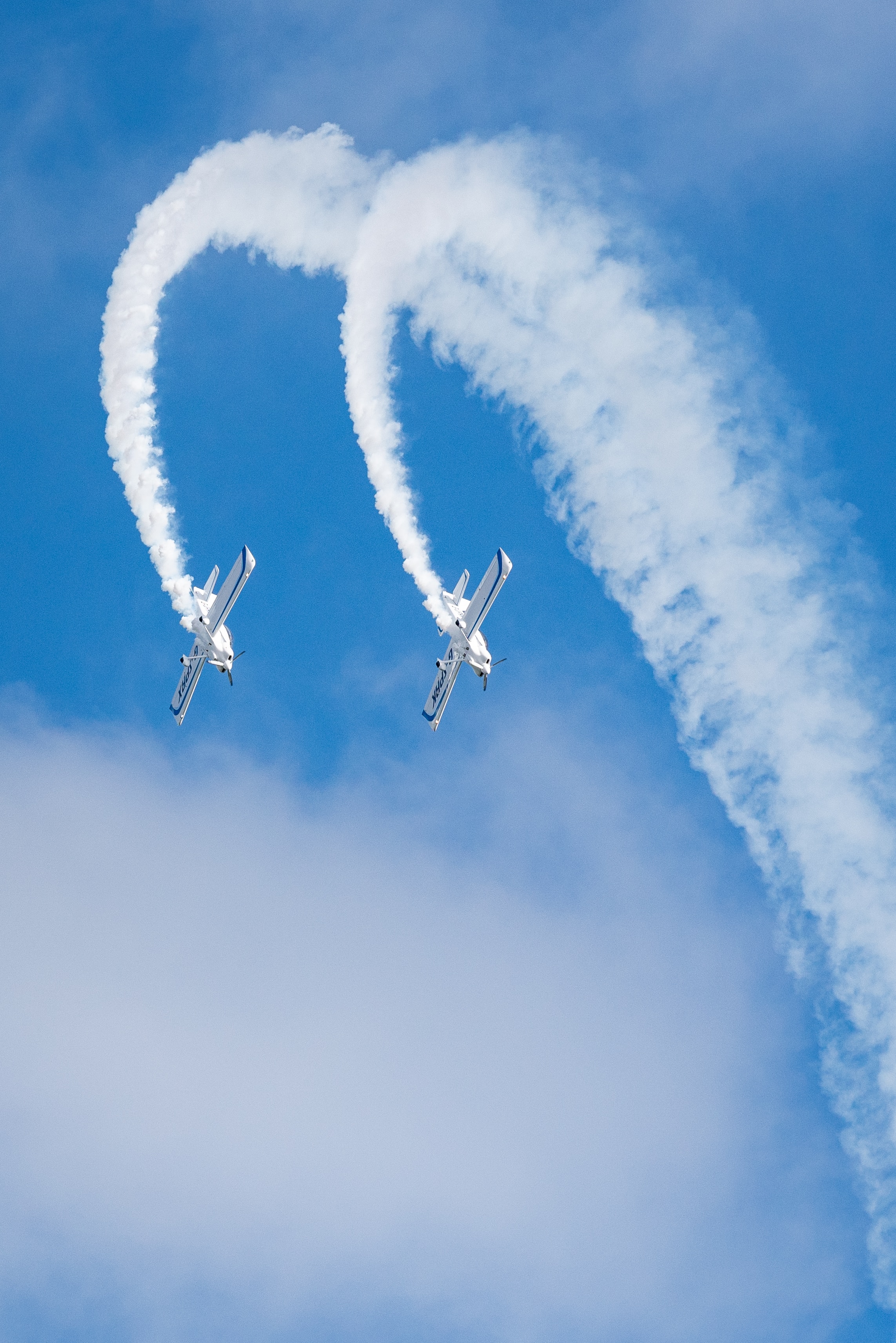 151560 скачать картинку самолеты, авиашоу, высший пилотаж, небо, дым, разное - обои и заставки бесплатно