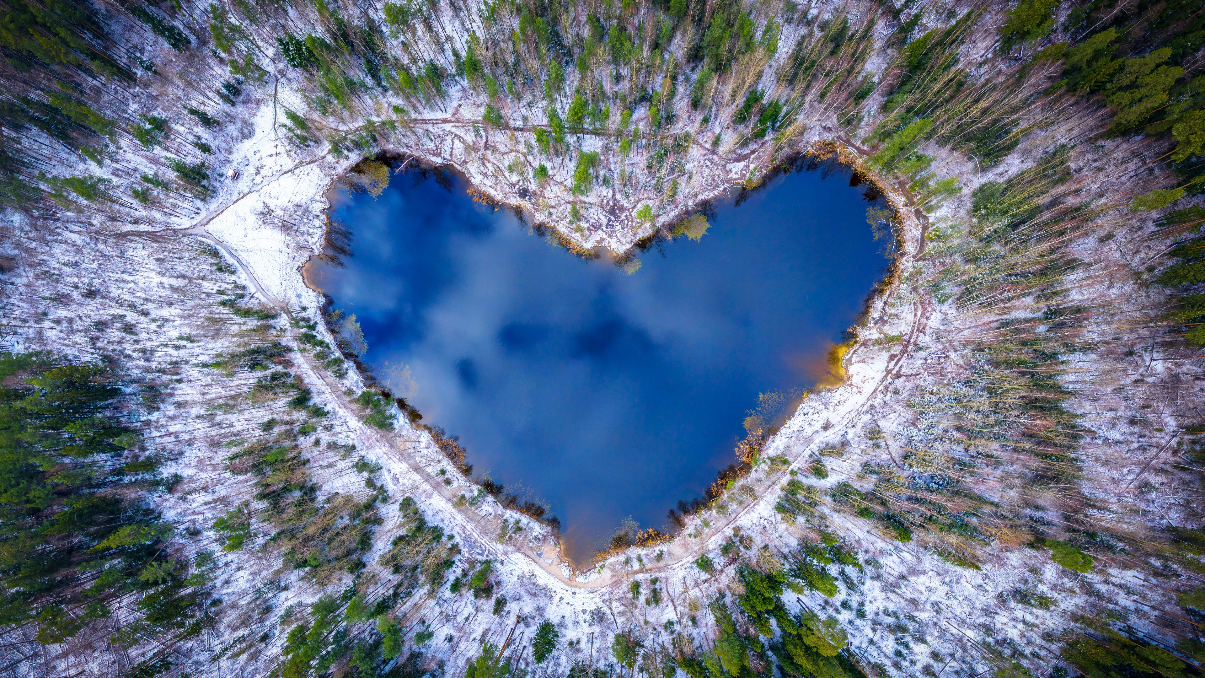 Free download wallpaper Lakes, Lake, Earth, Aerial, Heart Shaped on your PC desktop