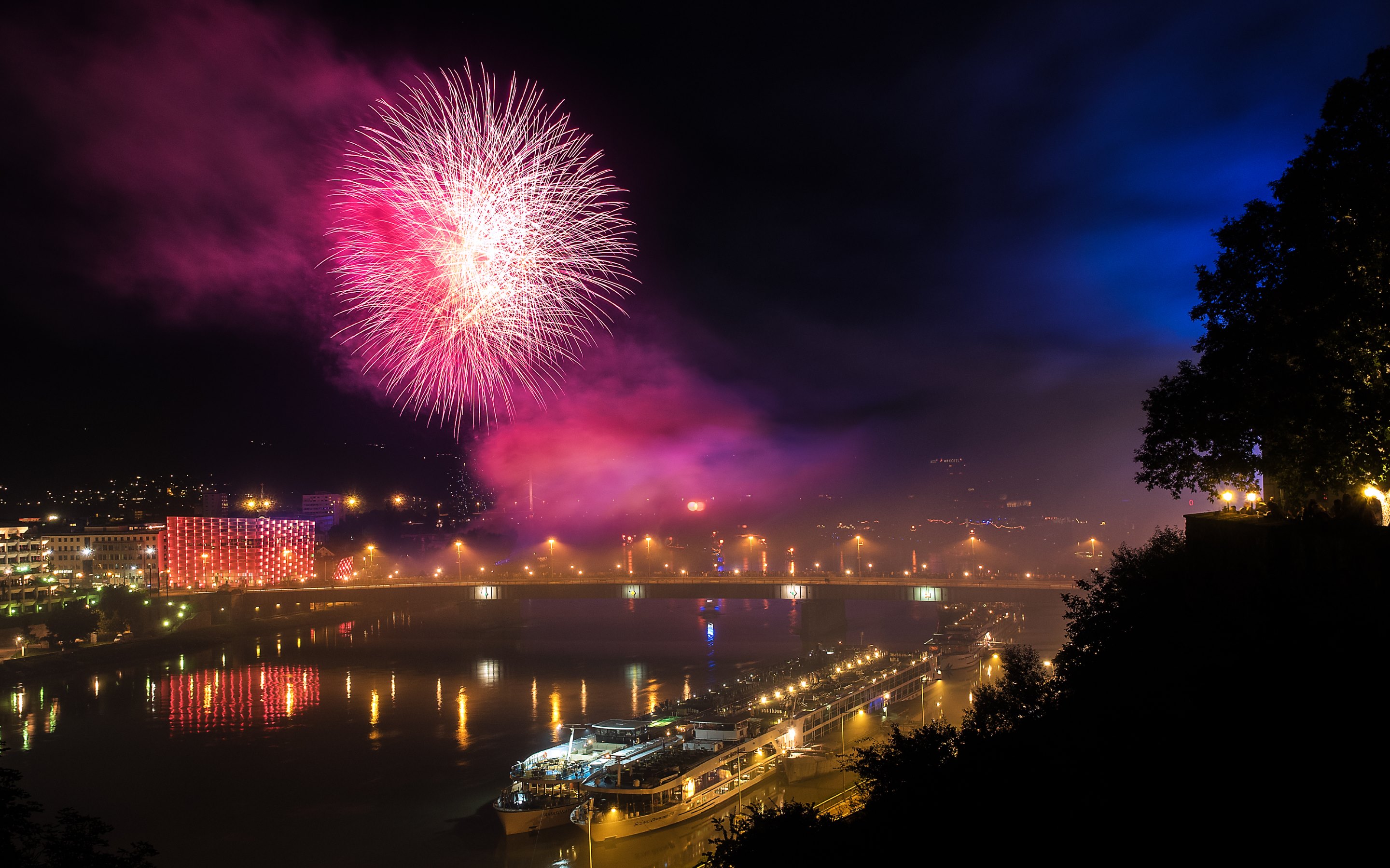 Free download wallpaper City, Bridge, Fireworks, Photography on your PC desktop