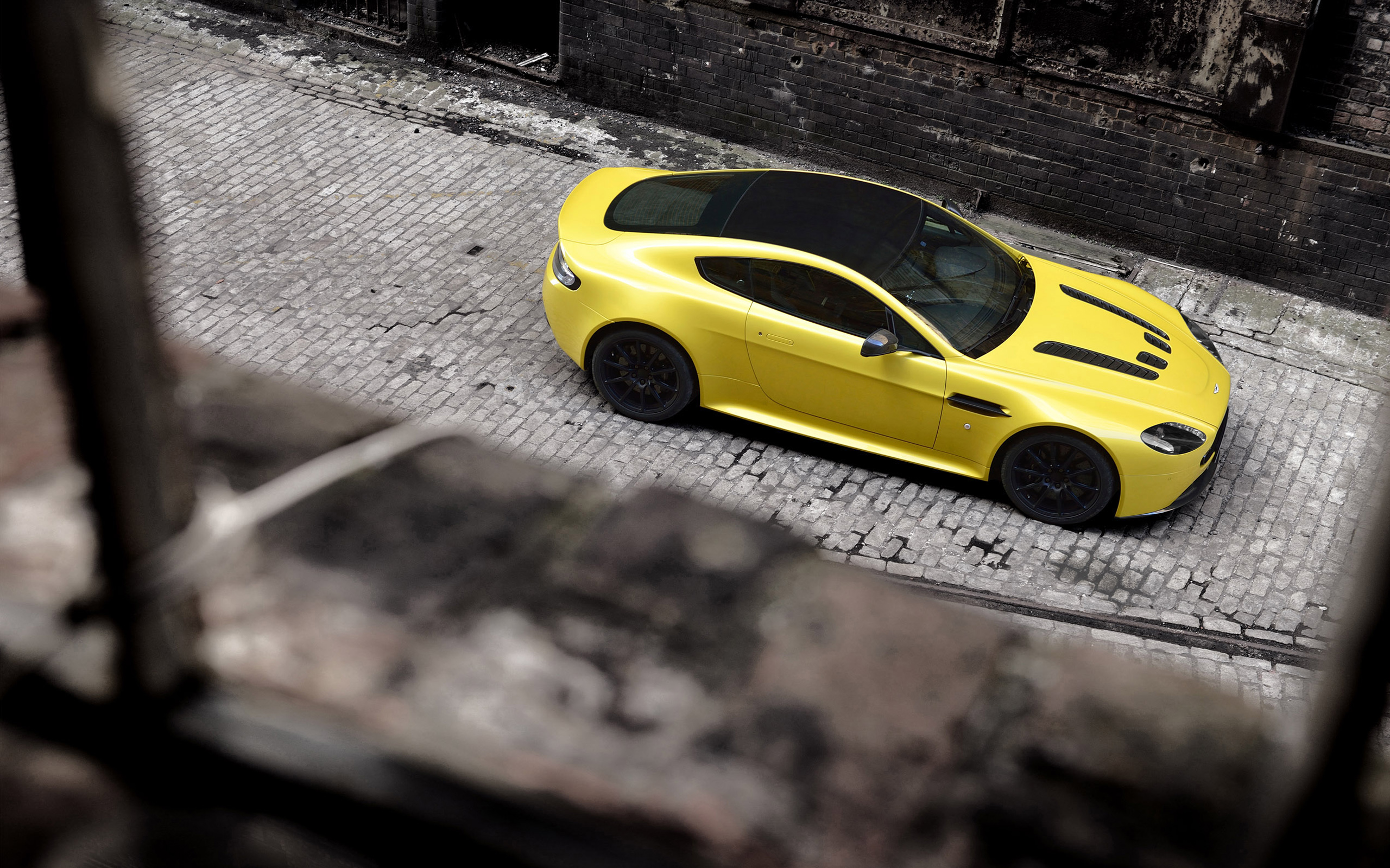 Laden Sie Aston Martin V12 Vorteil HD-Desktop-Hintergründe herunter