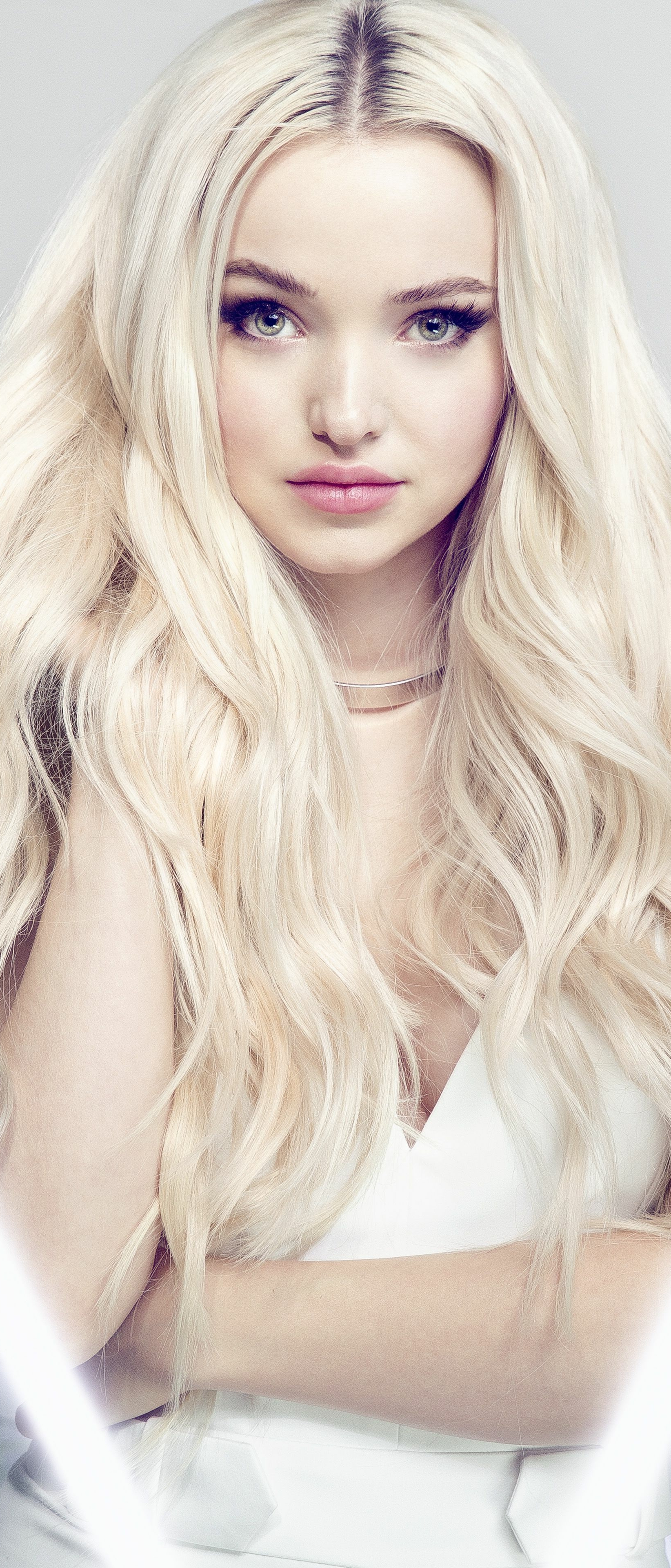 Download mobile wallpaper Blonde, American, Celebrity, Actress, Dove Cameron for free.