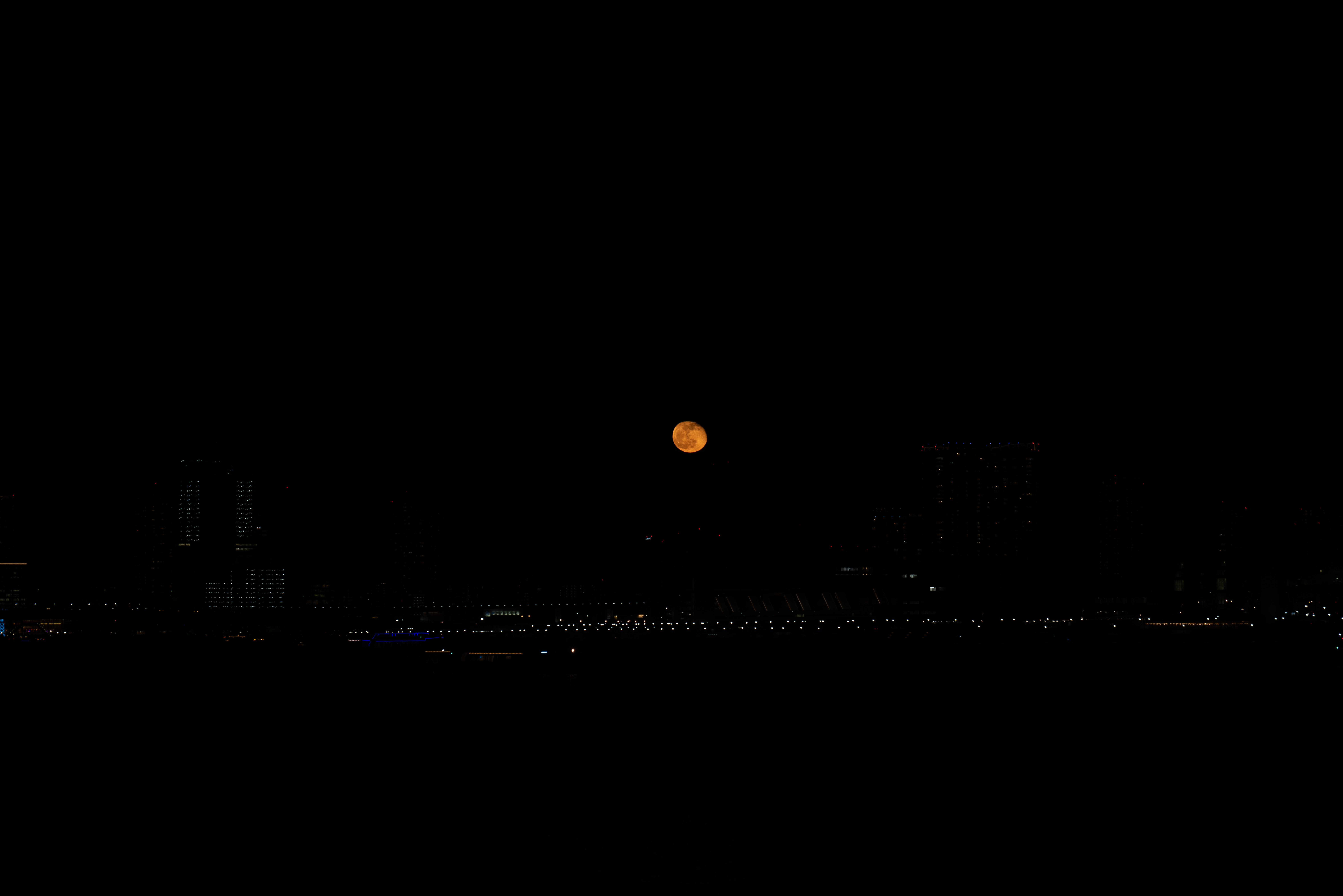 152205 descargar imagen luna, noche, negro, ciudad de noche, ciudad nocturna, luna llena: fondos de pantalla y protectores de pantalla gratis