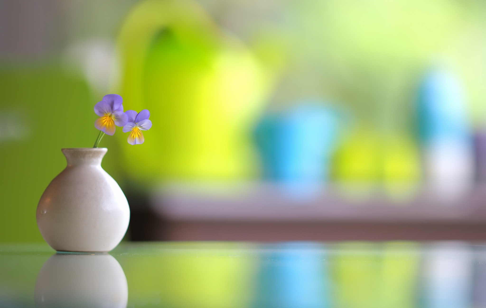 Free download wallpaper Violet, Flower, Vase, Man Made, Pansy on your PC desktop