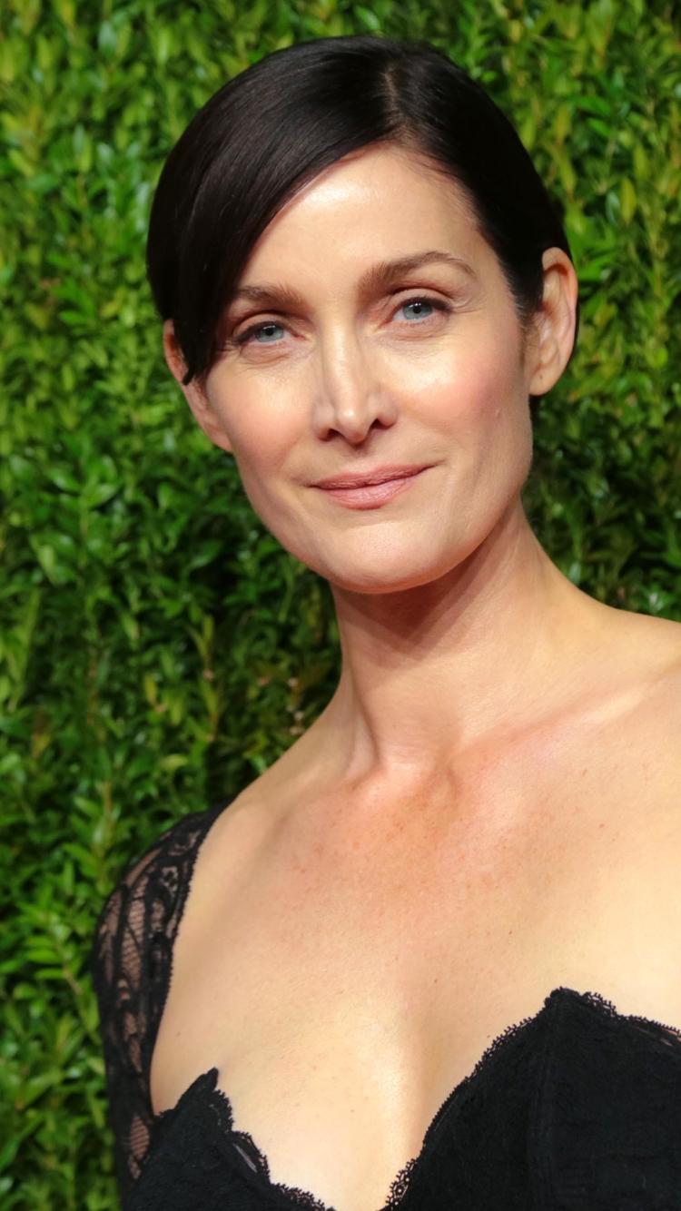 Download mobile wallpaper Blue Eyes, Celebrity, Black Hair, Actress, Carrie Anne Moss for free.