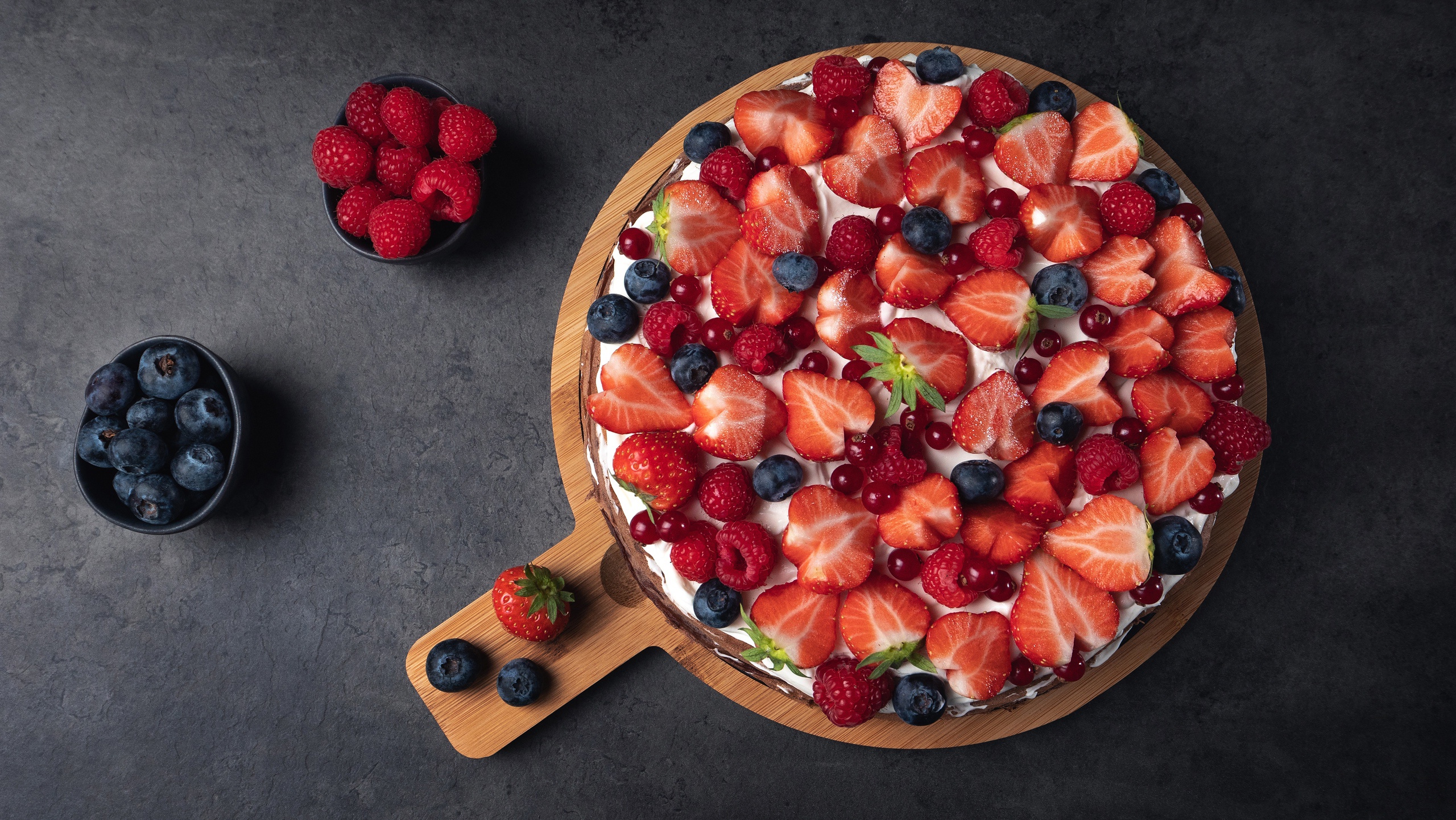 Free download wallpaper Food, Strawberry, Blueberry, Raspberry, Cake, Berry, Fruit, Pastry on your PC desktop