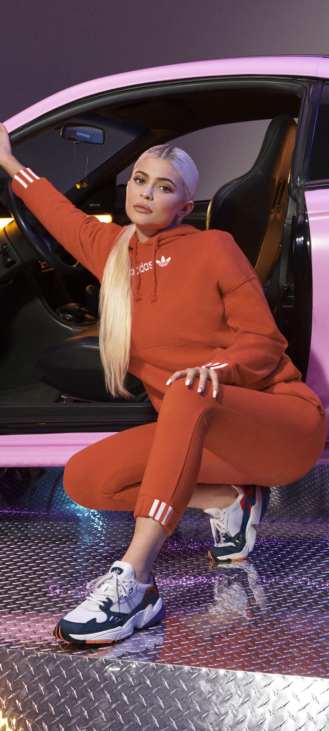 Handy-Wallpaper Blond, Modell, Blondinen, Berühmtheiten, Kylie Jenner kostenlos herunterladen.