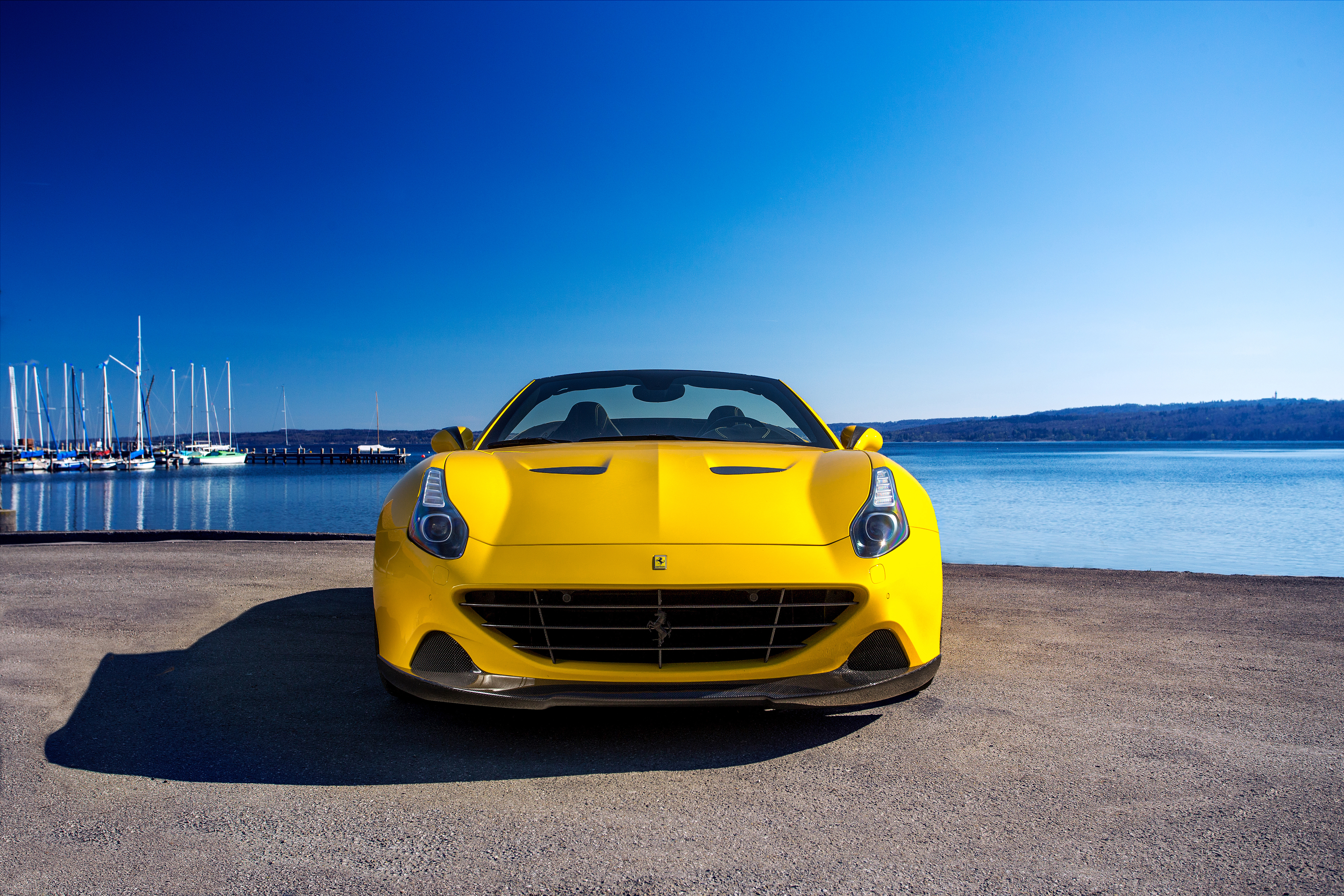 Meilleurs fonds d'écran Ferrari California T Novitec Rosso pour l'écran du téléphone