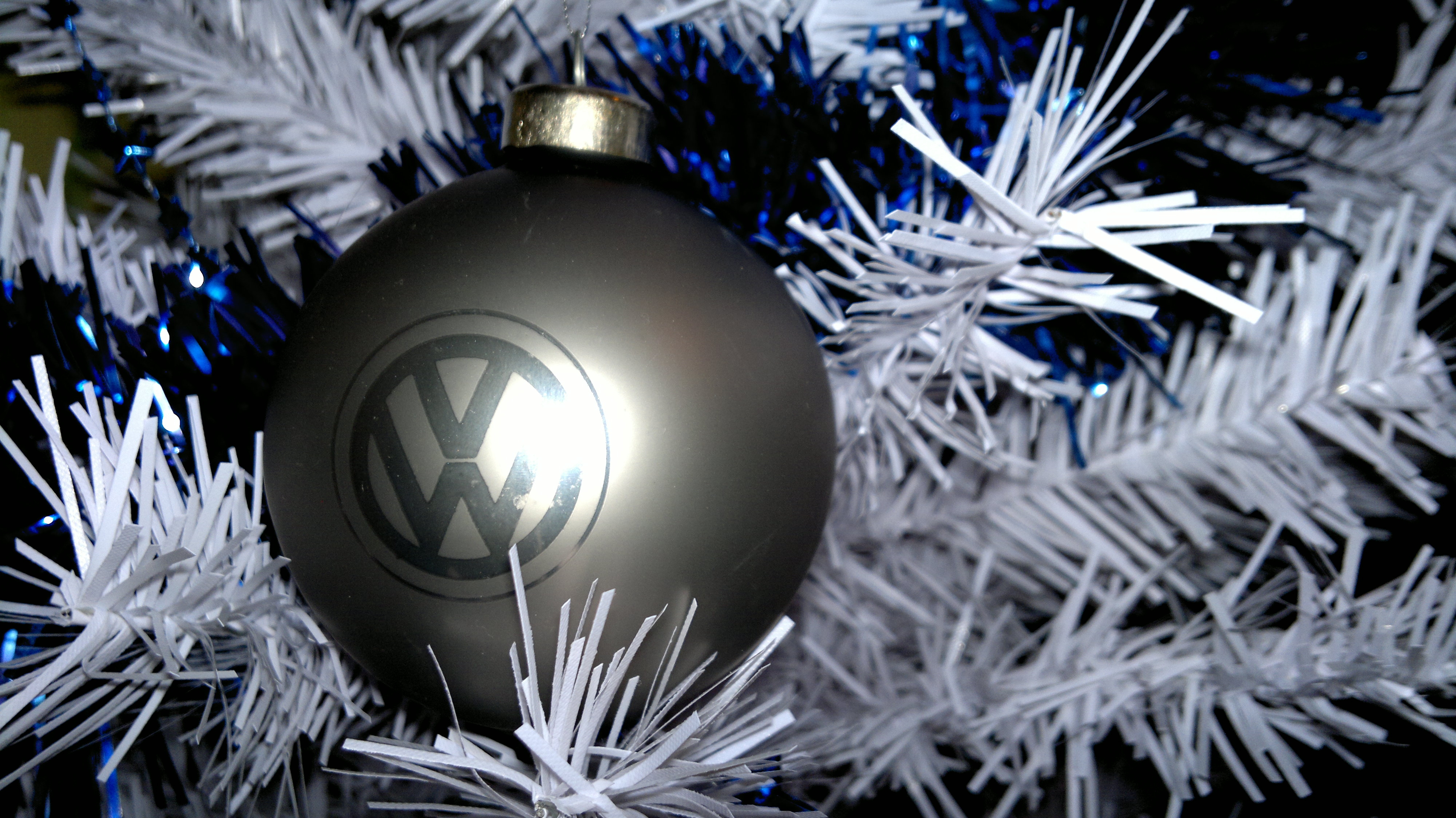 Laden Sie das Zweig, Fichte, Fir, Ast, Ball, Feiertage, Weihnachten-Bild kostenlos auf Ihren PC-Desktop herunter