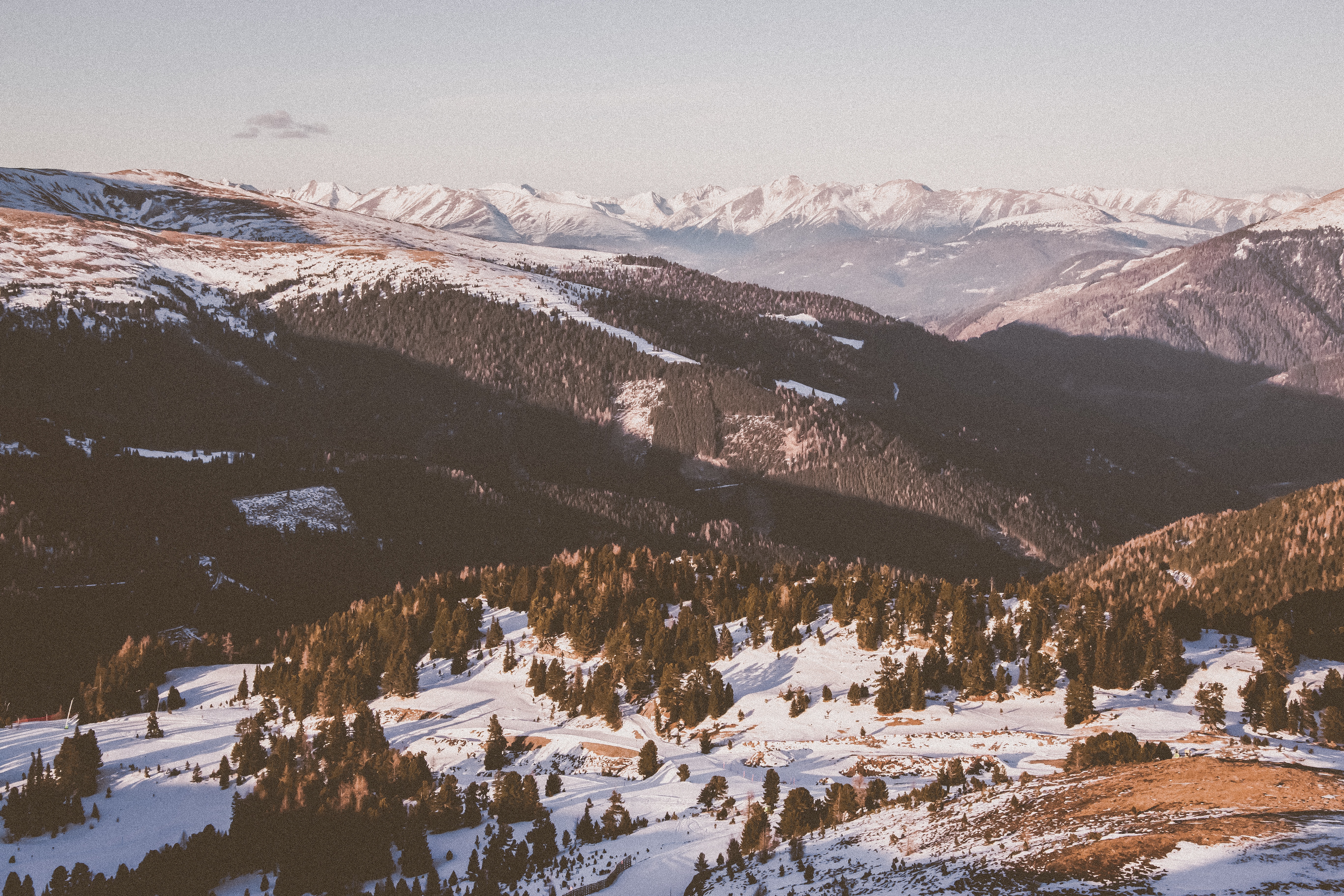 143330 Hintergrundbild herunterladen winter, natur, mountains, schnee, senke, tal - Bildschirmschoner und Bilder kostenlos