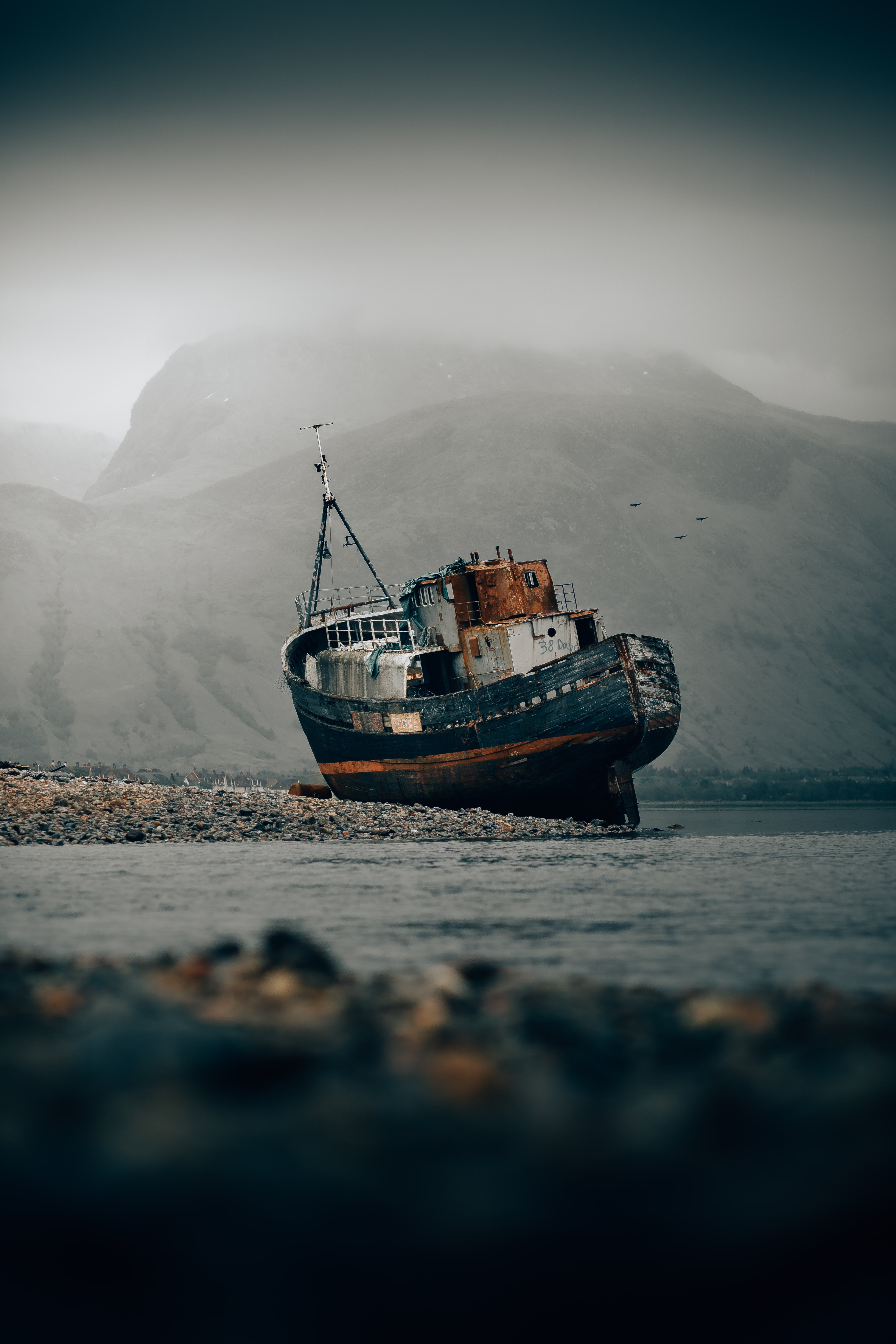 miscellaneous, miscellanea, ship, abandoned, shore, bank, fog, stranded, shallow lock screen backgrounds