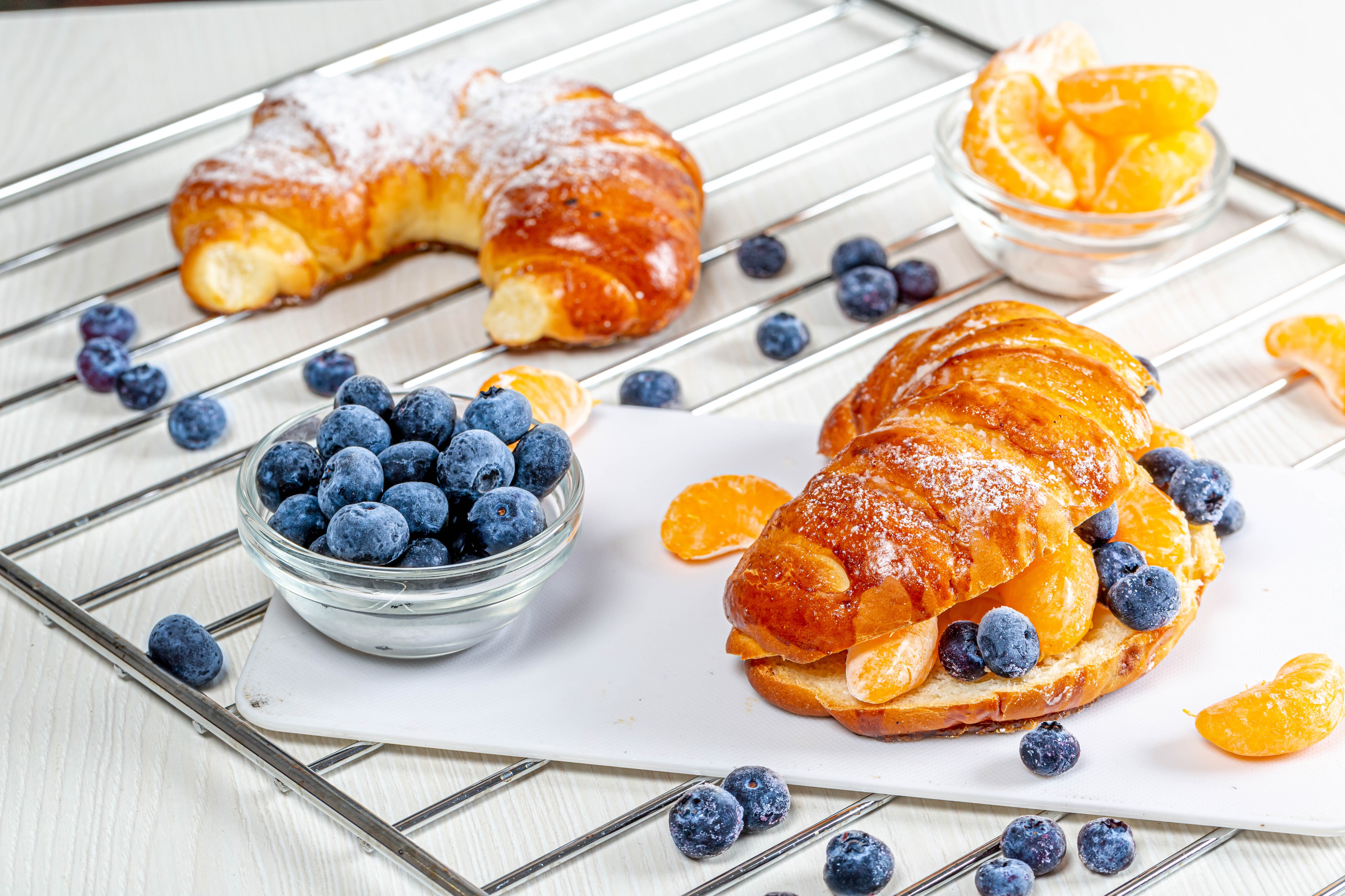 Download mobile wallpaper Food, Blueberry, Berry, Croissant, Tangerine, Viennoiserie for free.