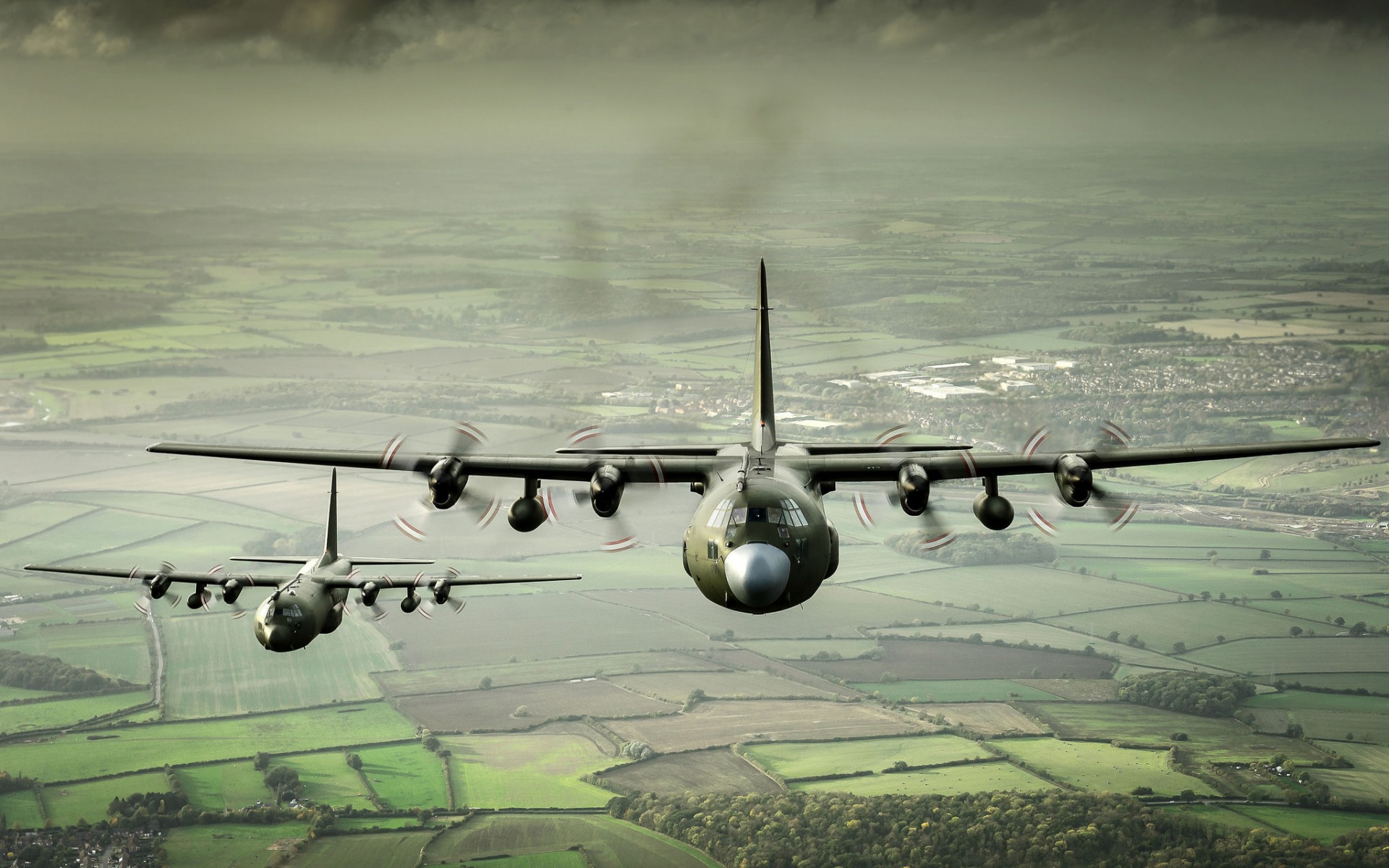 362498 Bild herunterladen militär, lockheed c 130 herkules, militärisches transportflugzeug - Hintergrundbilder und Bildschirmschoner kostenlos