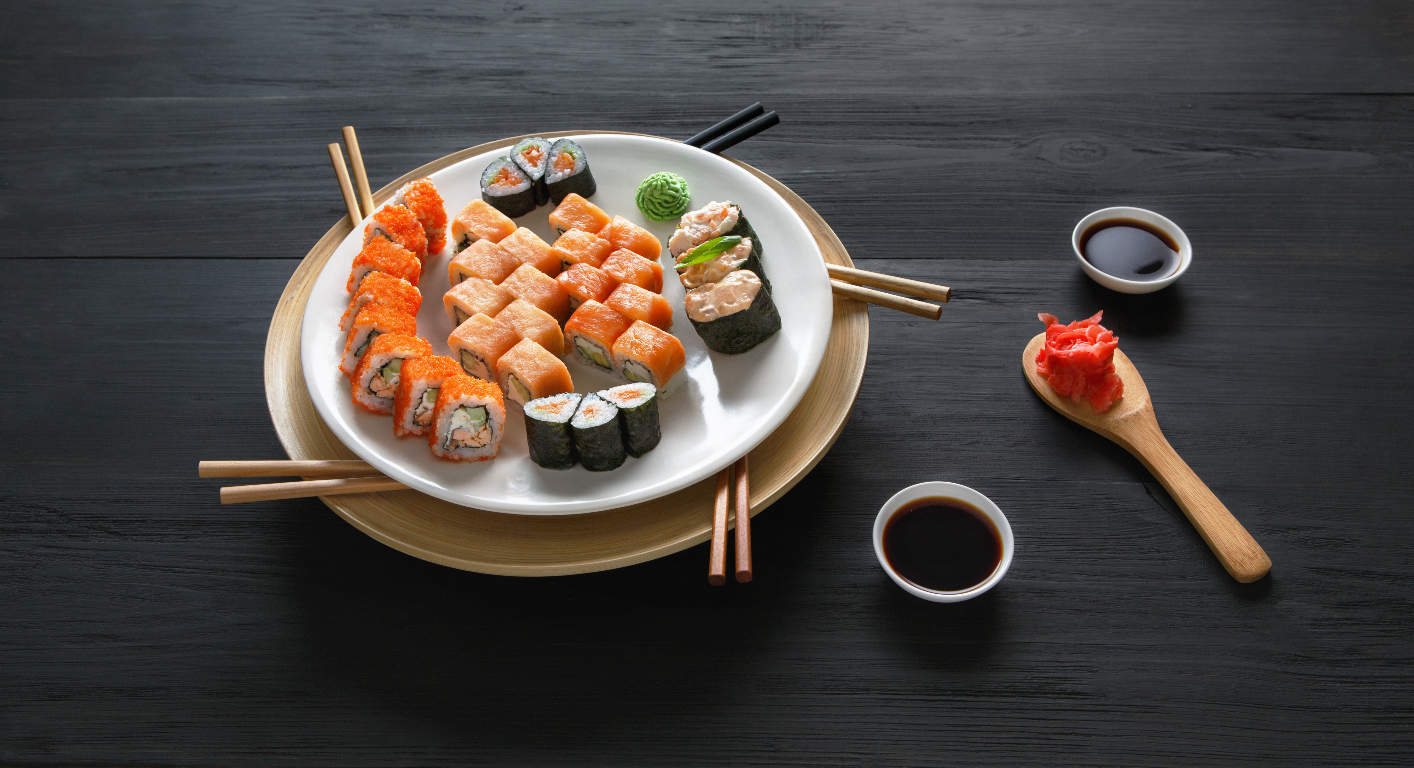 873359 Bild herunterladen nahrungsmittel, sushi, fisch, reis, meeresfrüchte, stillleben - Hintergrundbilder und Bildschirmschoner kostenlos
