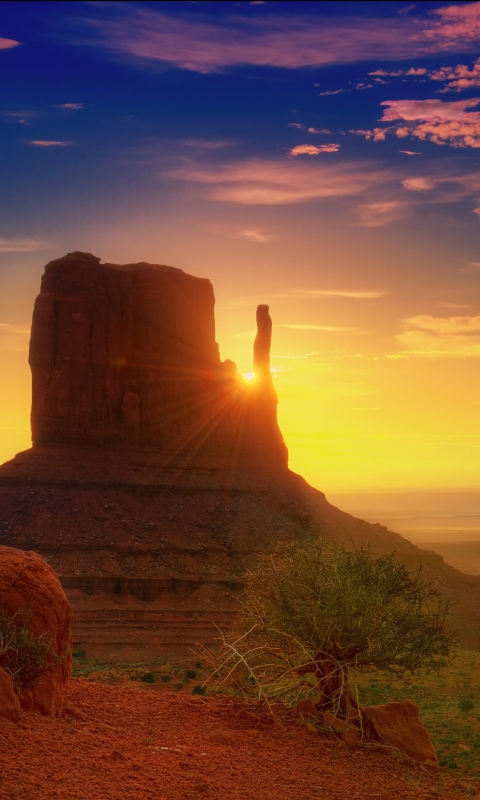 Handy-Wallpaper Wüste, Sonnenaufgang, Utah, Steppe, Arizona, Himmel, Sonnenstrahl, Monumenttal, Erde/natur, Sonnenbohne kostenlos herunterladen.