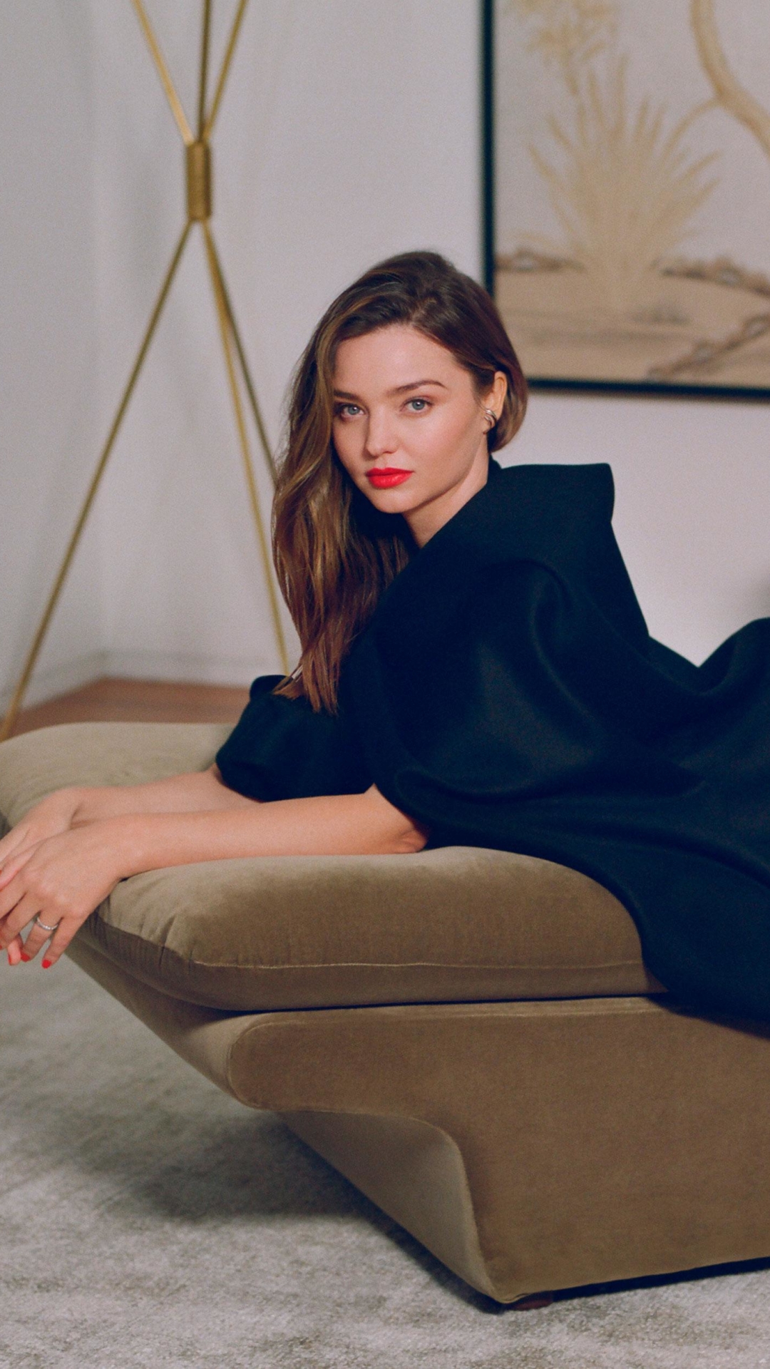 Download mobile wallpaper Brunette, Model, Blue Eyes, Celebrity, Lipstick, Miranda Kerr, Australian for free.