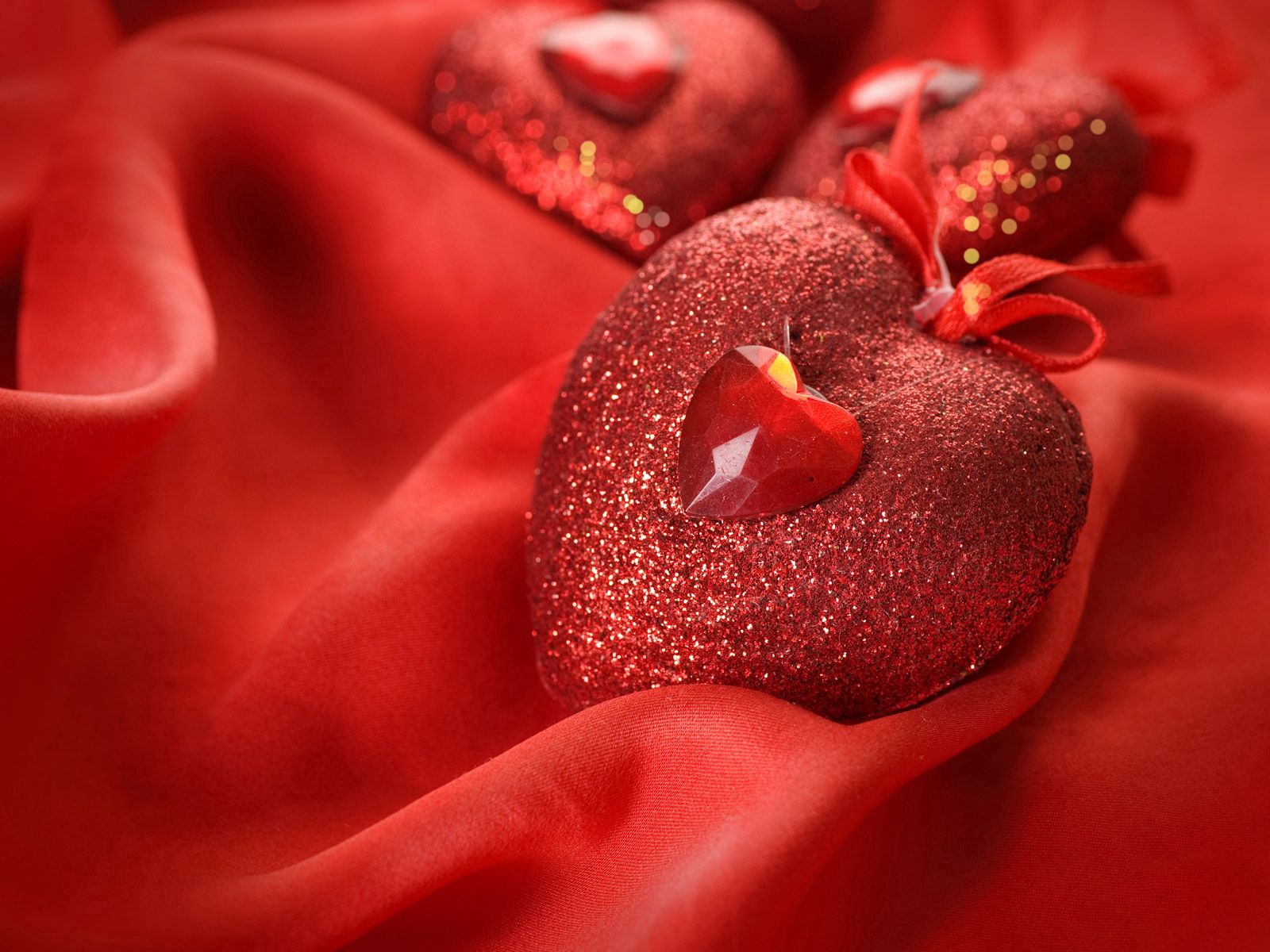 Free download wallpaper Present, Heart, Gift, Silk, Love on your PC desktop