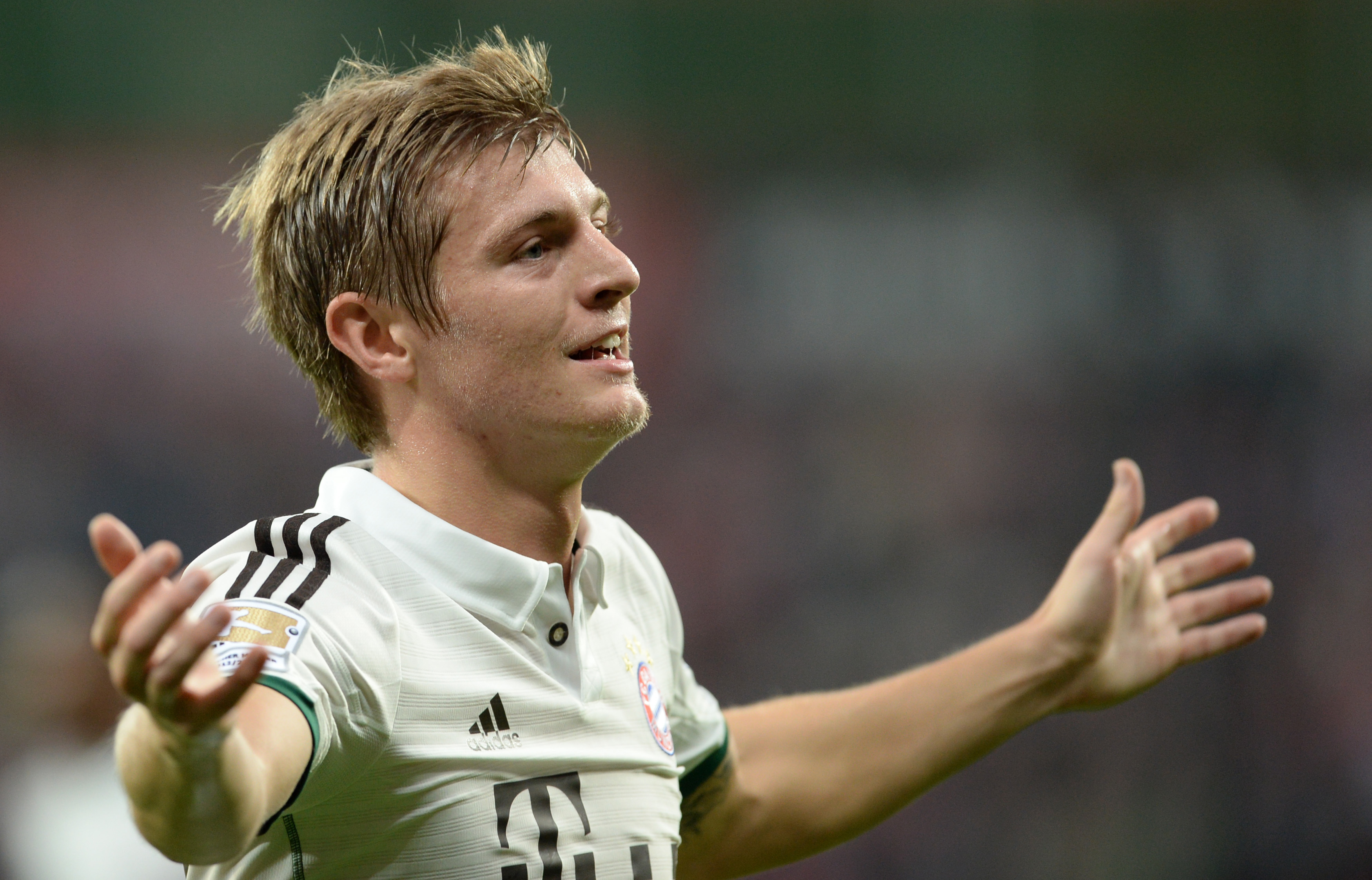 Download mobile wallpaper Sports, German, Soccer, Toni Kroos for free.